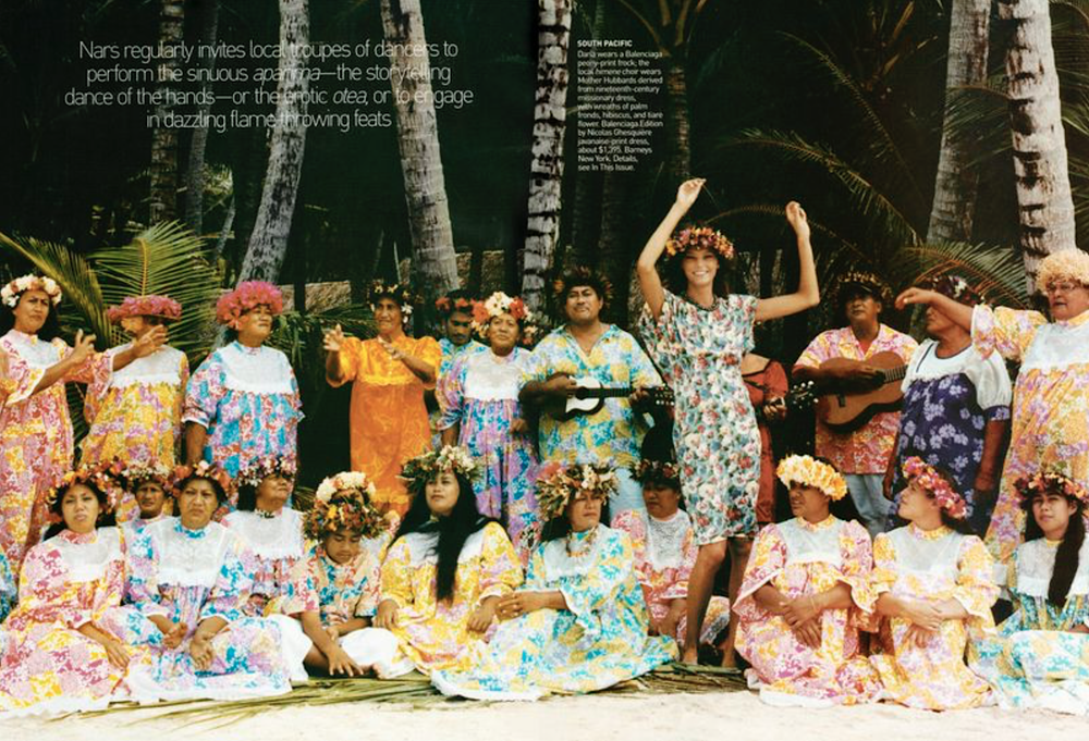 Daria Werbowy-by-Patrick-Demarchelier-Bora-Bora-Vogue-US-December-2004-5.png