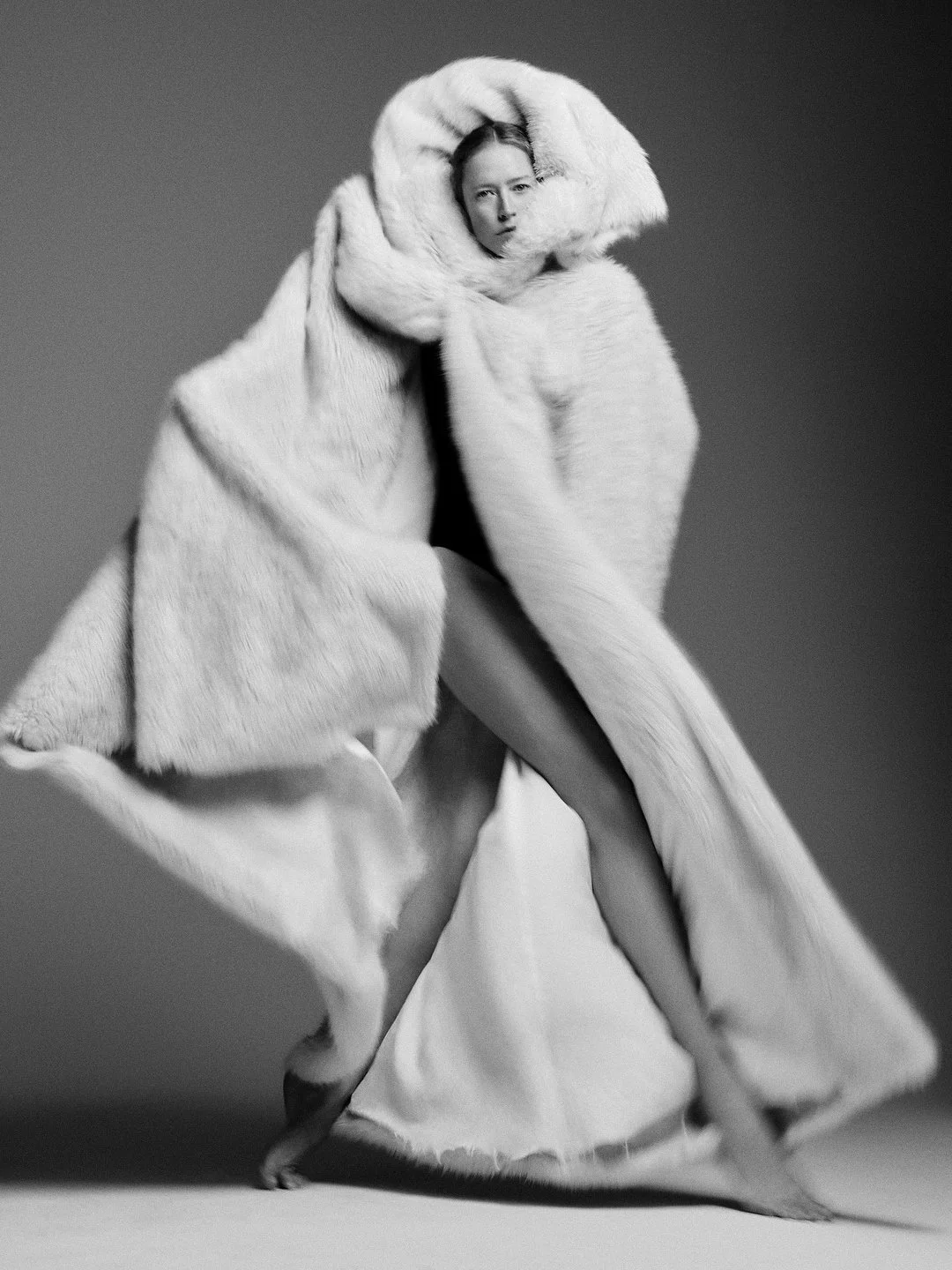 Raquel-Zimmermann-by-Chris-Colls-Vogue-Brazil-August-2024-17.jpg