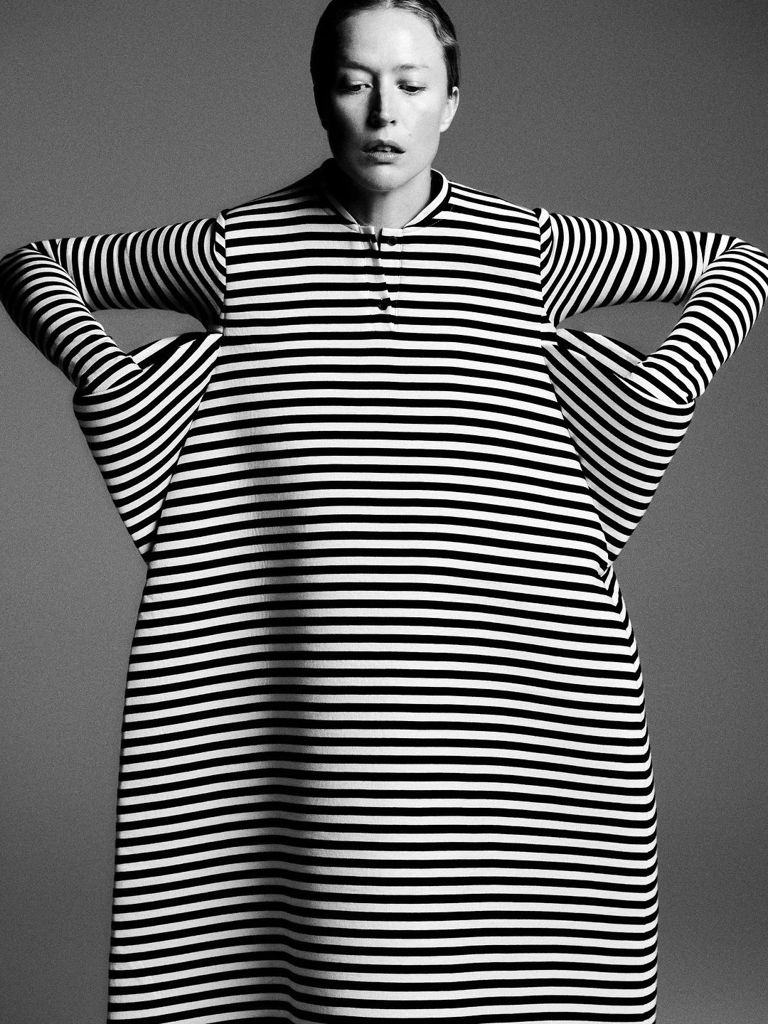 Raquel-Zimmermann-by-Chris-Colls-Vogue-Brazil-August-2024-3.jpeg