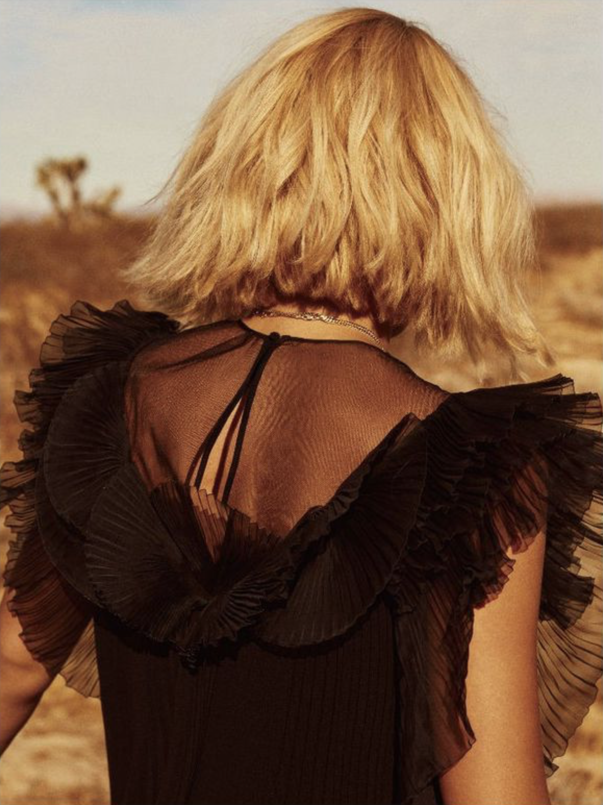 Sofia-Richie-by-Jumbo-Tsui-Manifesto-Magazine-April-2018-5.png