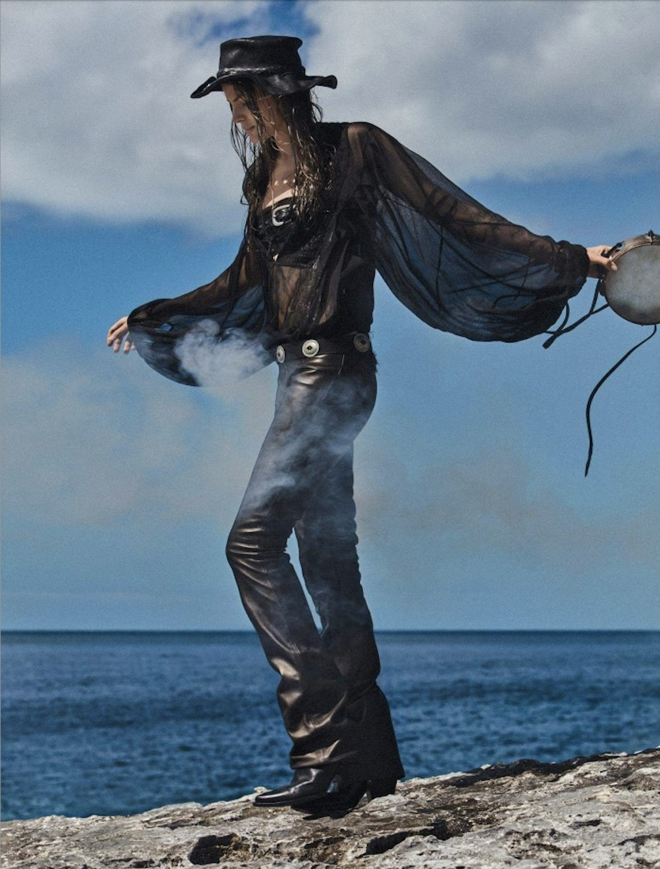 Cameron-Russell-by-Txema-Yeste-Numero-184-June-2017-1.png