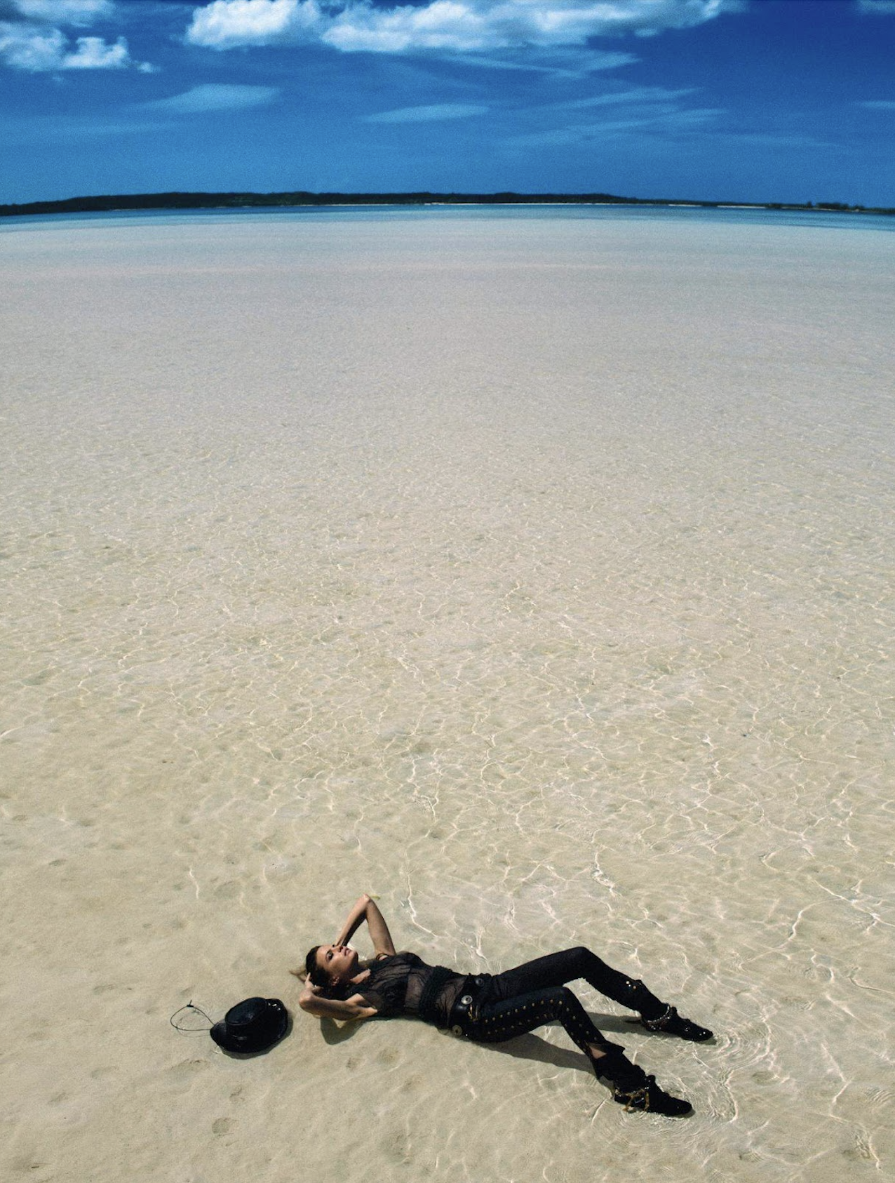 Cameron-Russell-by-Txema-Yeste-Numero-184-June-2017-2.png
