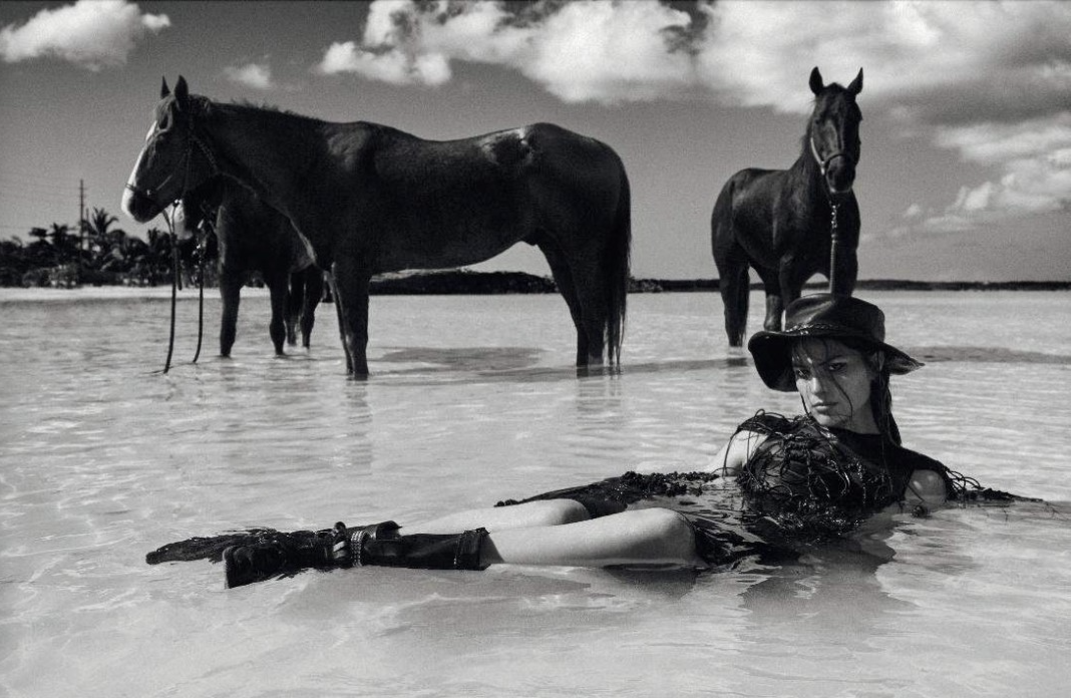 Cameron-Russell-by-Txema-Yeste-Numero-184-June-2017-9.png