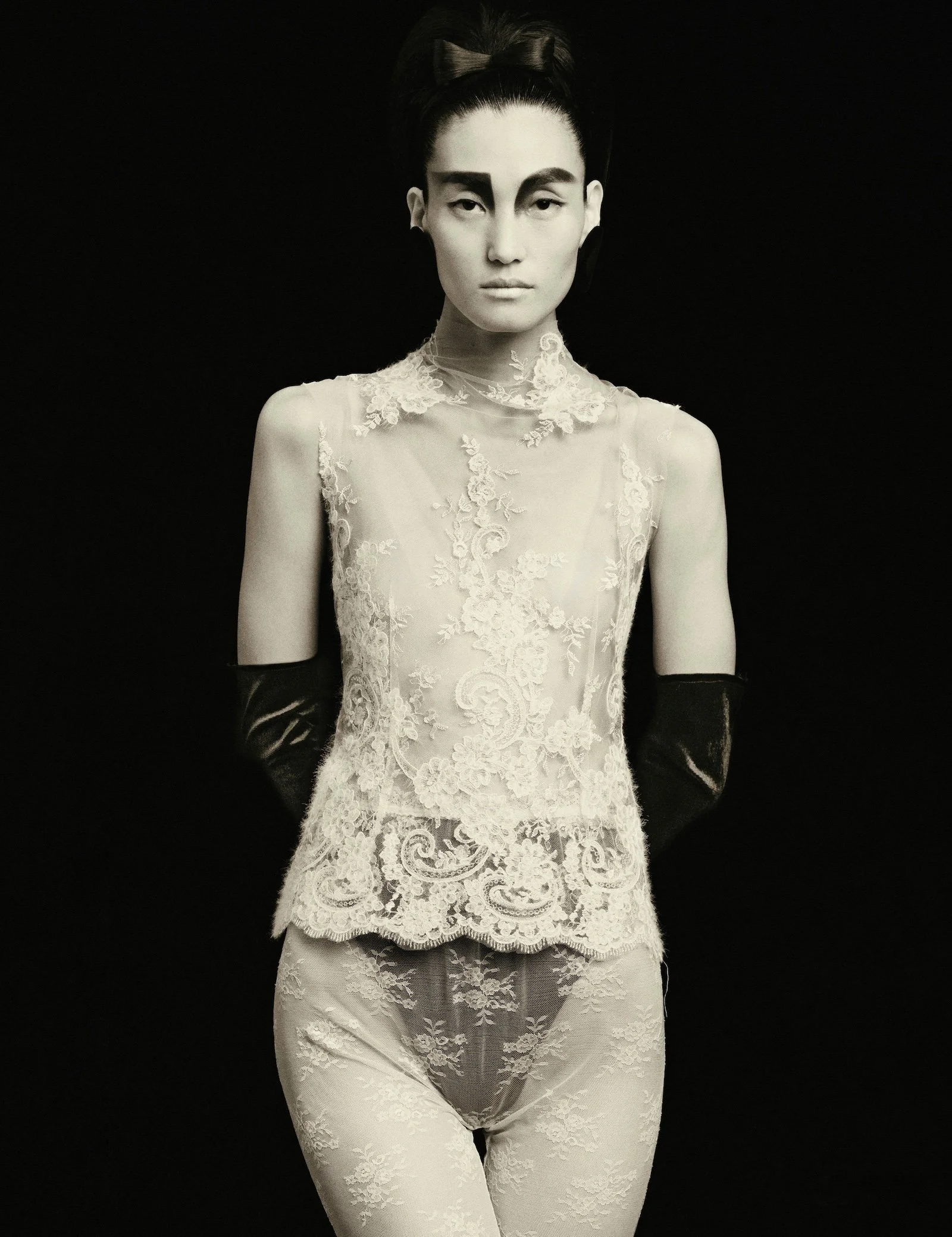 Lina-Zhang-by-Zhong-Lin-Phantasm-w-magazine-china-volume-9-6.jpeg