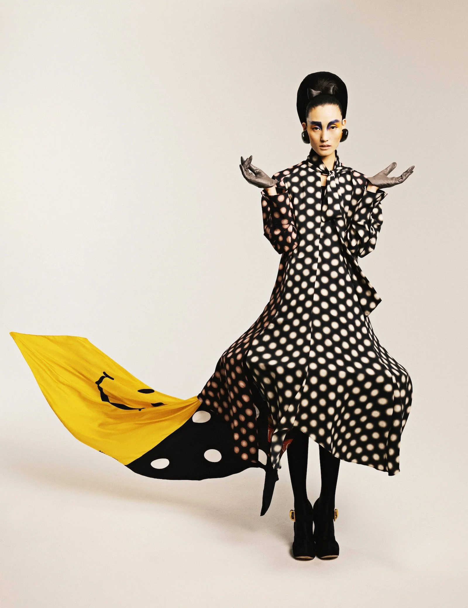 Lina-Zhang-by-Zhong-Lin-Phantasm-w-magazine-china-volume-9-24.jpg