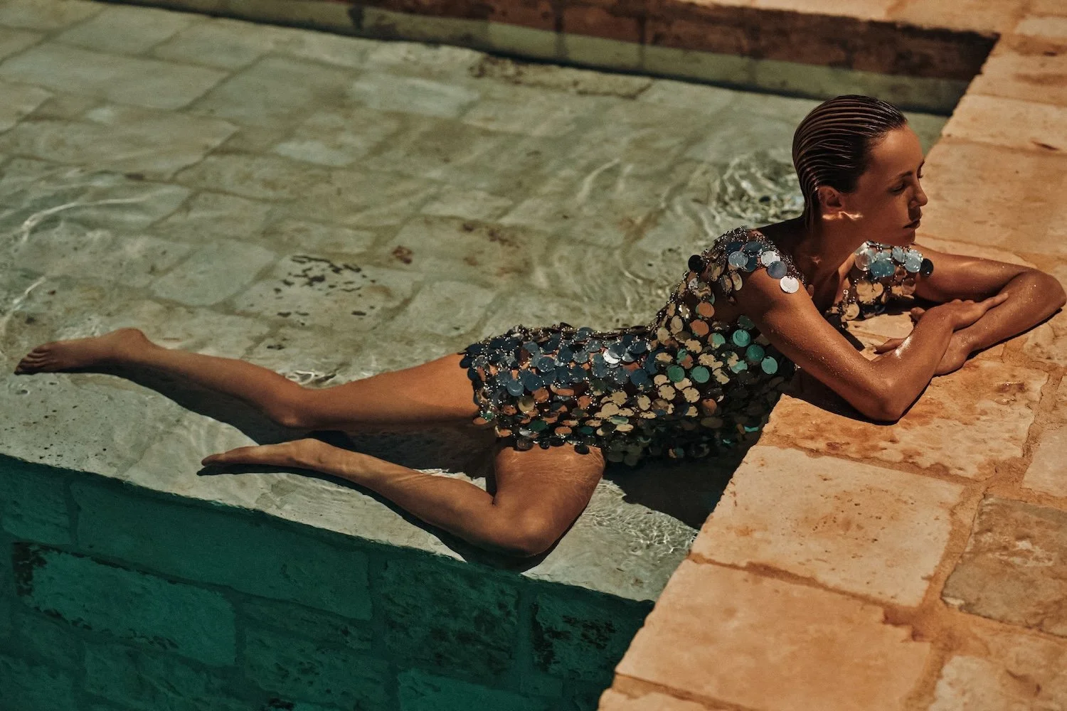 Edie-Campbell-by-Giampaolo-Sgura-ELLE-Italia-September-16-2024-20.jpeg