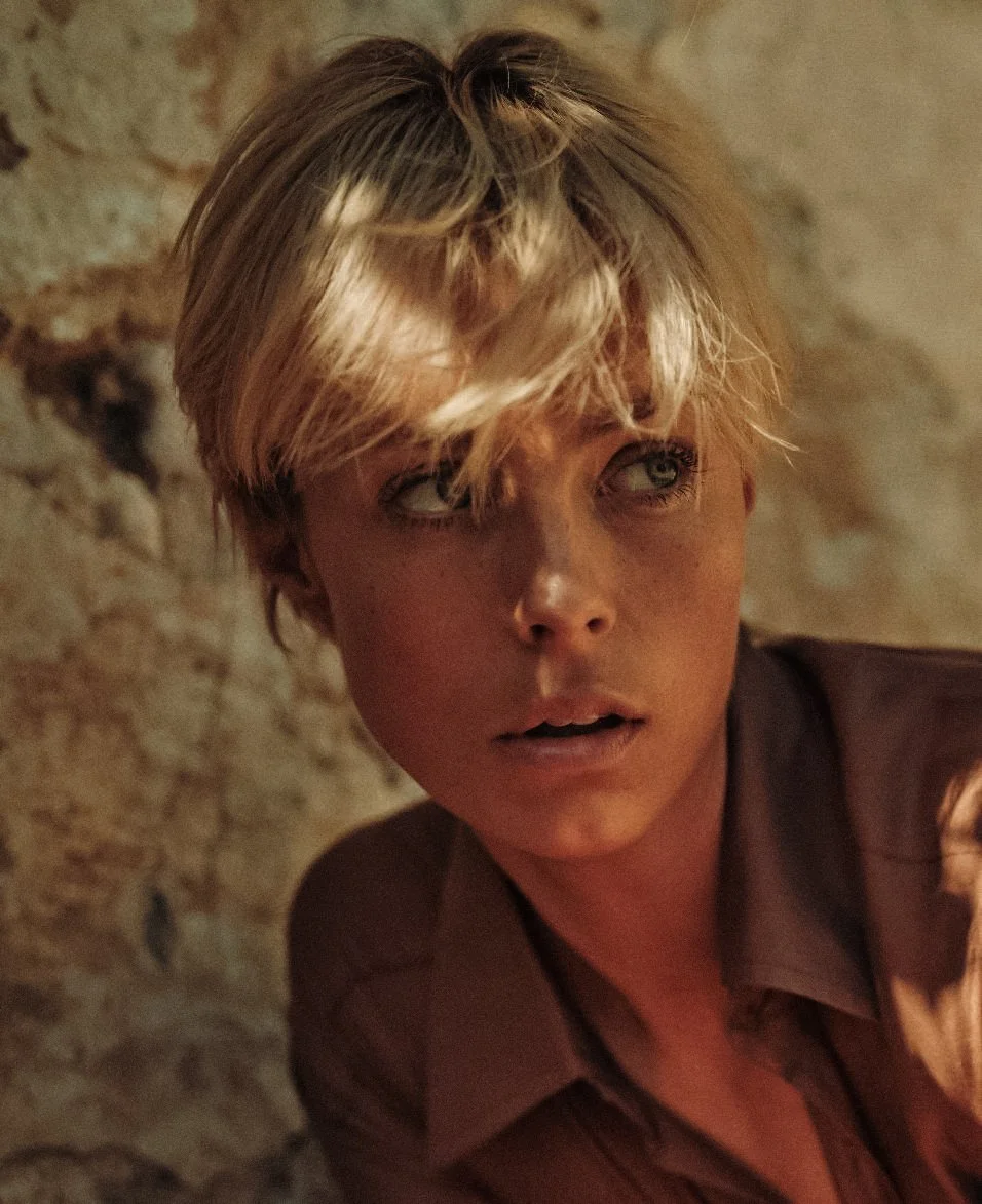Edie-Campbell-by-Giampaolo-Sgura-ELLE-Italia-September-16-2024-21.jpeg
