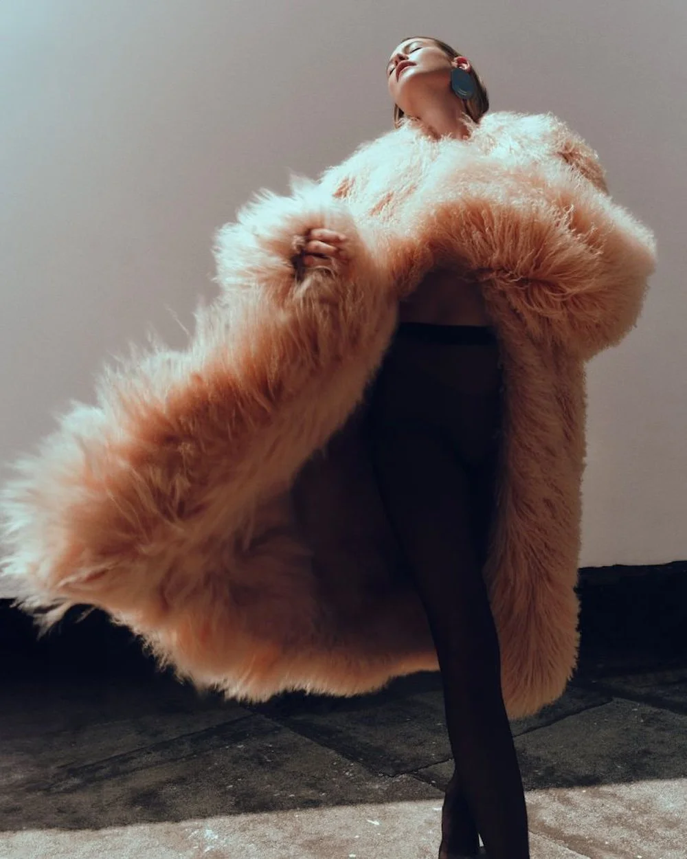 Behati-Prinsloo-by-Jonny-Marlow-Harpers-Bazaar-Greece-October 2024-12.jpeg