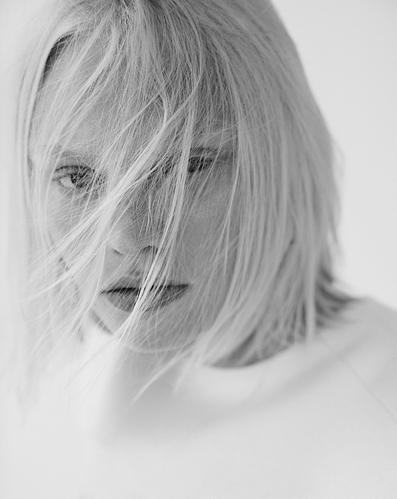 Vilma-Sjoberg-in-Louis-Vuitton-for-SCMP-Style-17.png