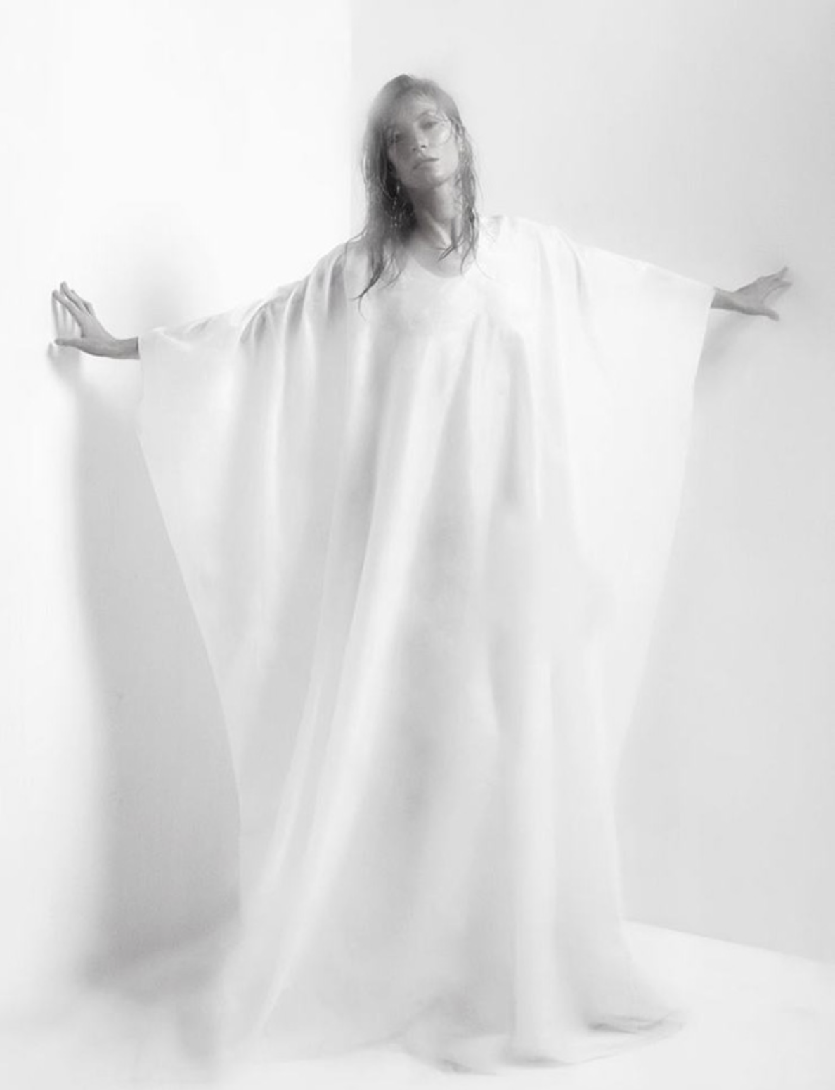 Gisele-Bundchen-by-Zee-Nunes-Vogue-Brazil-May-2015-12.png