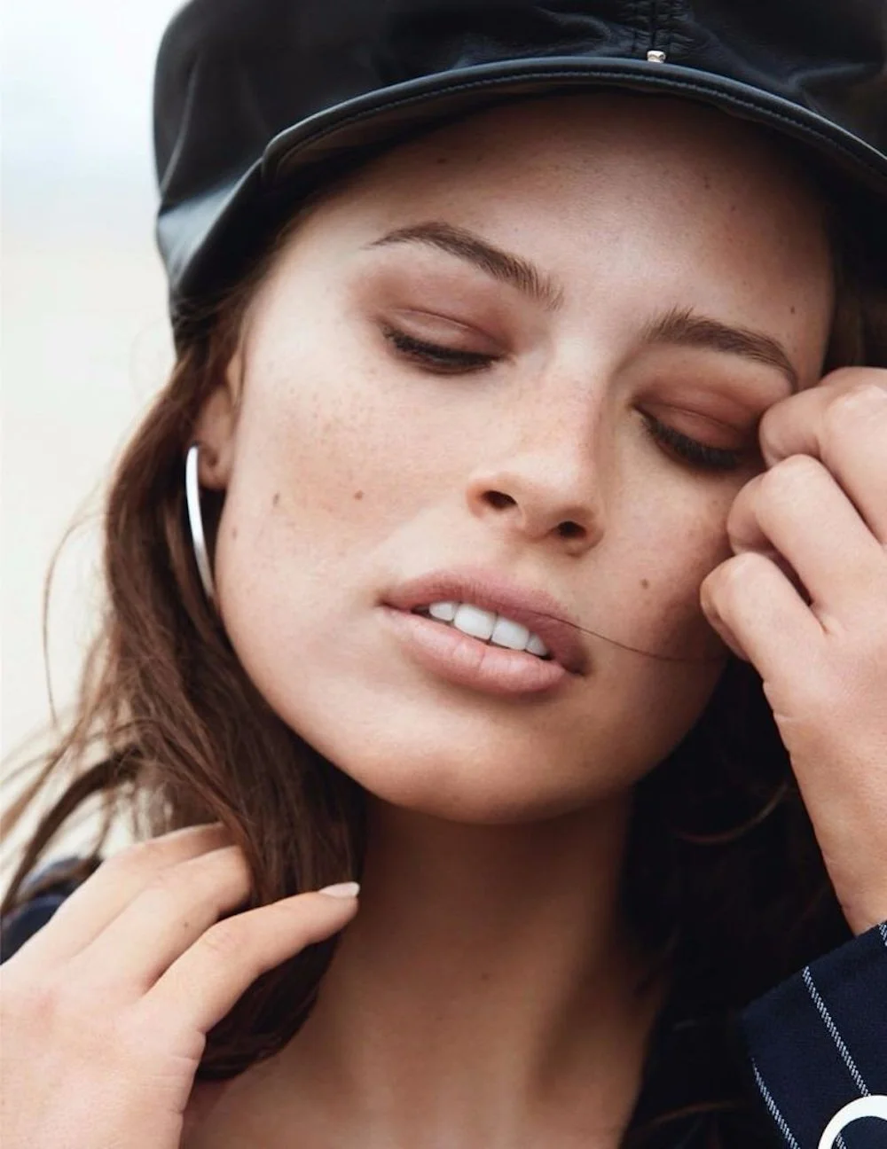 Ashley-Graham-by-Patrick-Demarchelier-Vogue-UK-January-2017-6.jpg