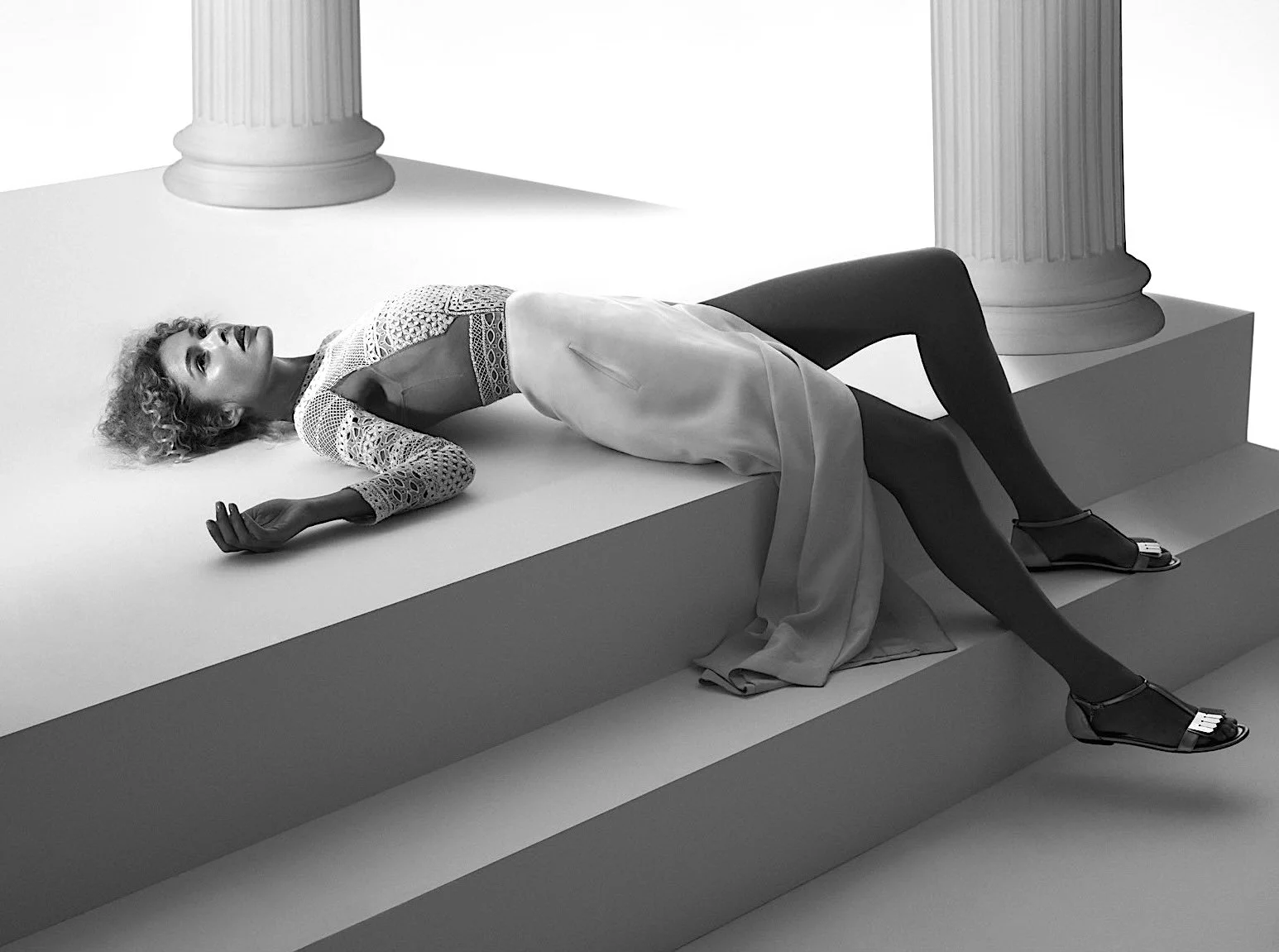 Doutzen-Kroes-by-Cuneyt-Akeroglu-Vogue-Turkey-March-2014-9.jpeg