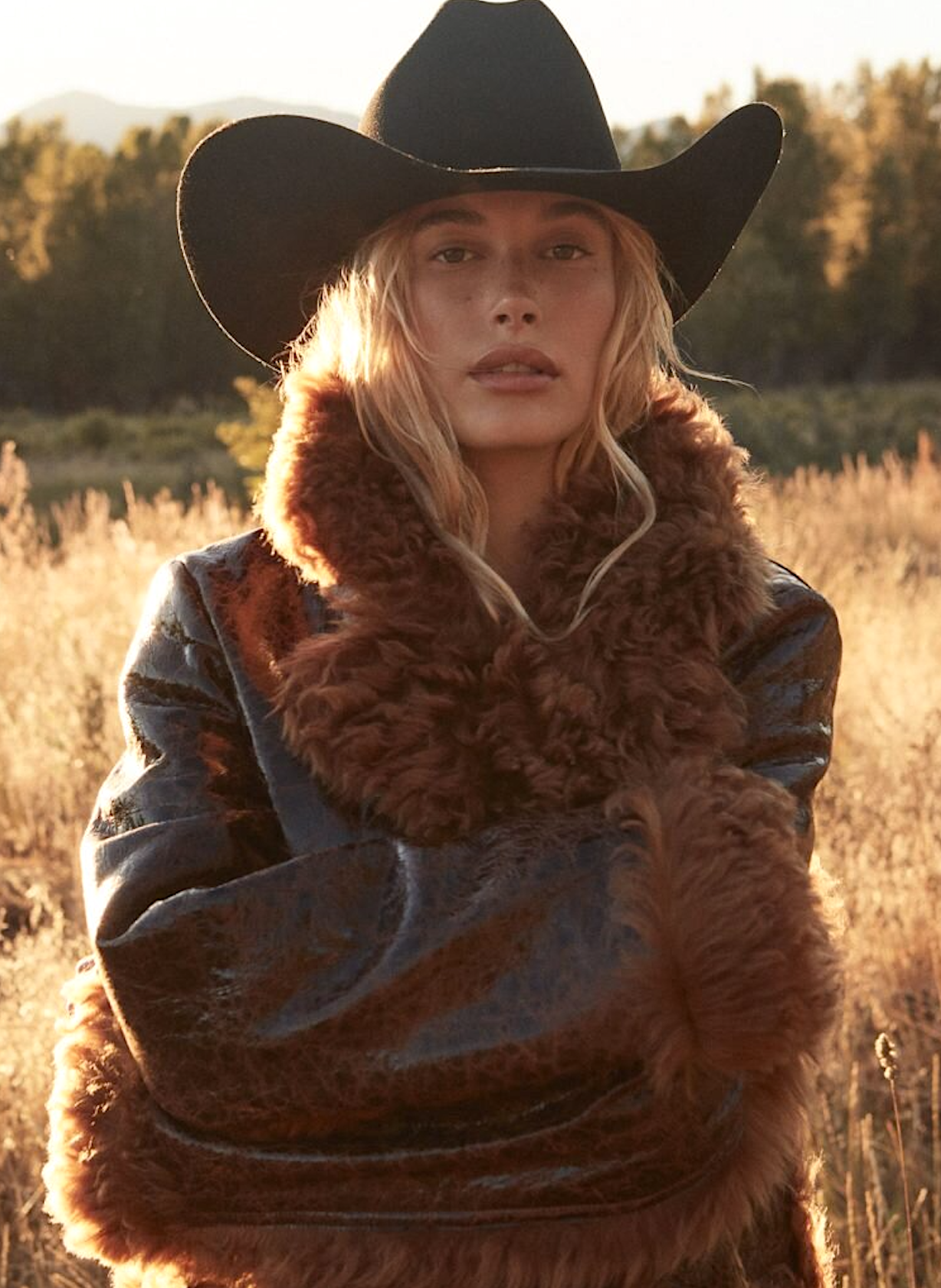Hailey-Bieber-by-Daniel-Jackson-Vogue-US-October-2019-12.png