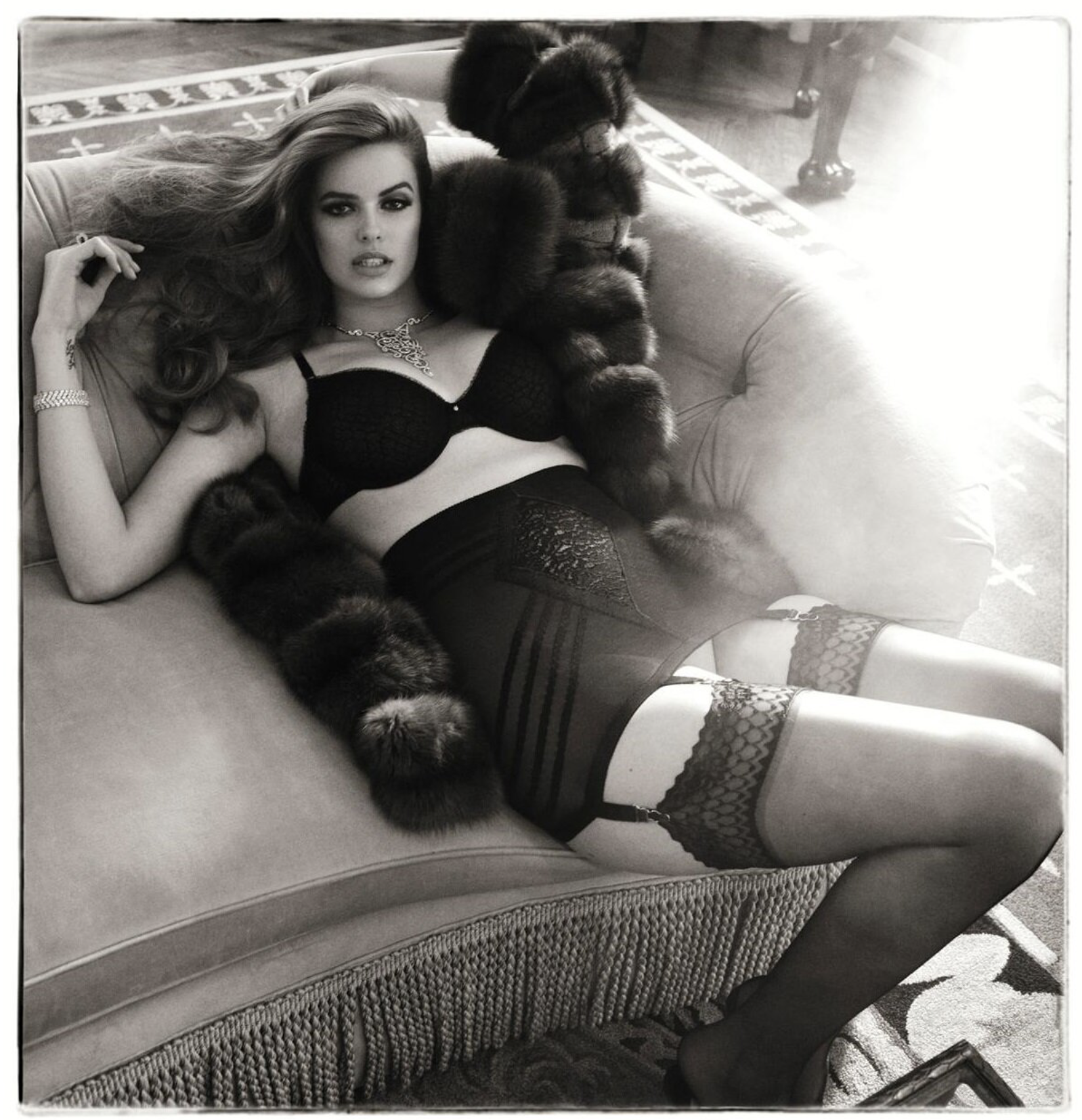 Belle-Verre-by-Steven-Meisel-Vogue-Italia-June-2011-13.png