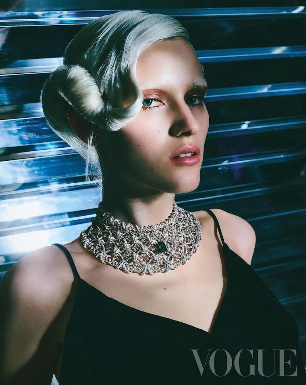 Ine-Michelmann-by-Tim-Verhallen-Vogue-Taiwan-September-2024-Louis-Vuitton-High-Jewelry-7.jpg