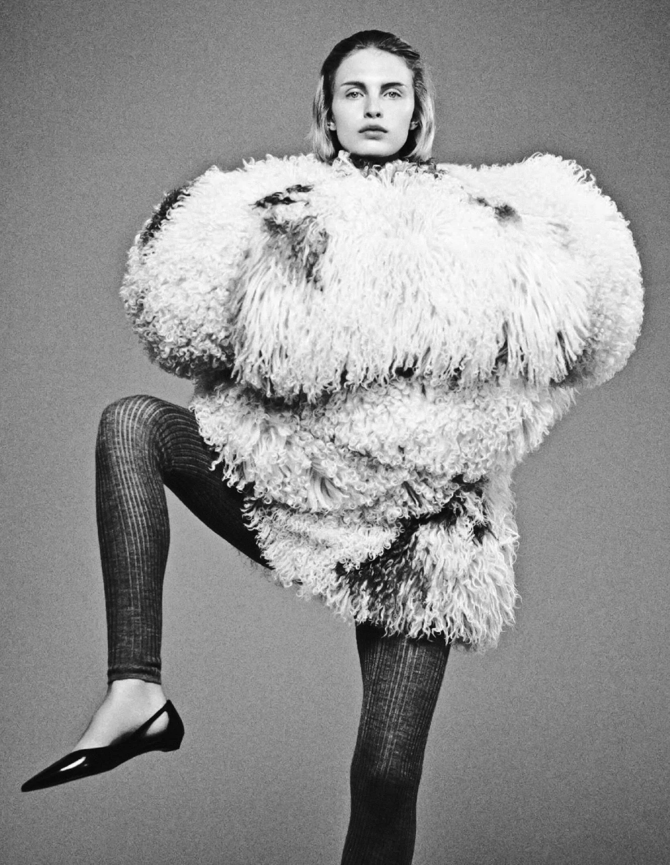 Karolina-Spakowski-by-Mark-Kean-Harpers-Bazaar-France-October-2024-14.jpeg