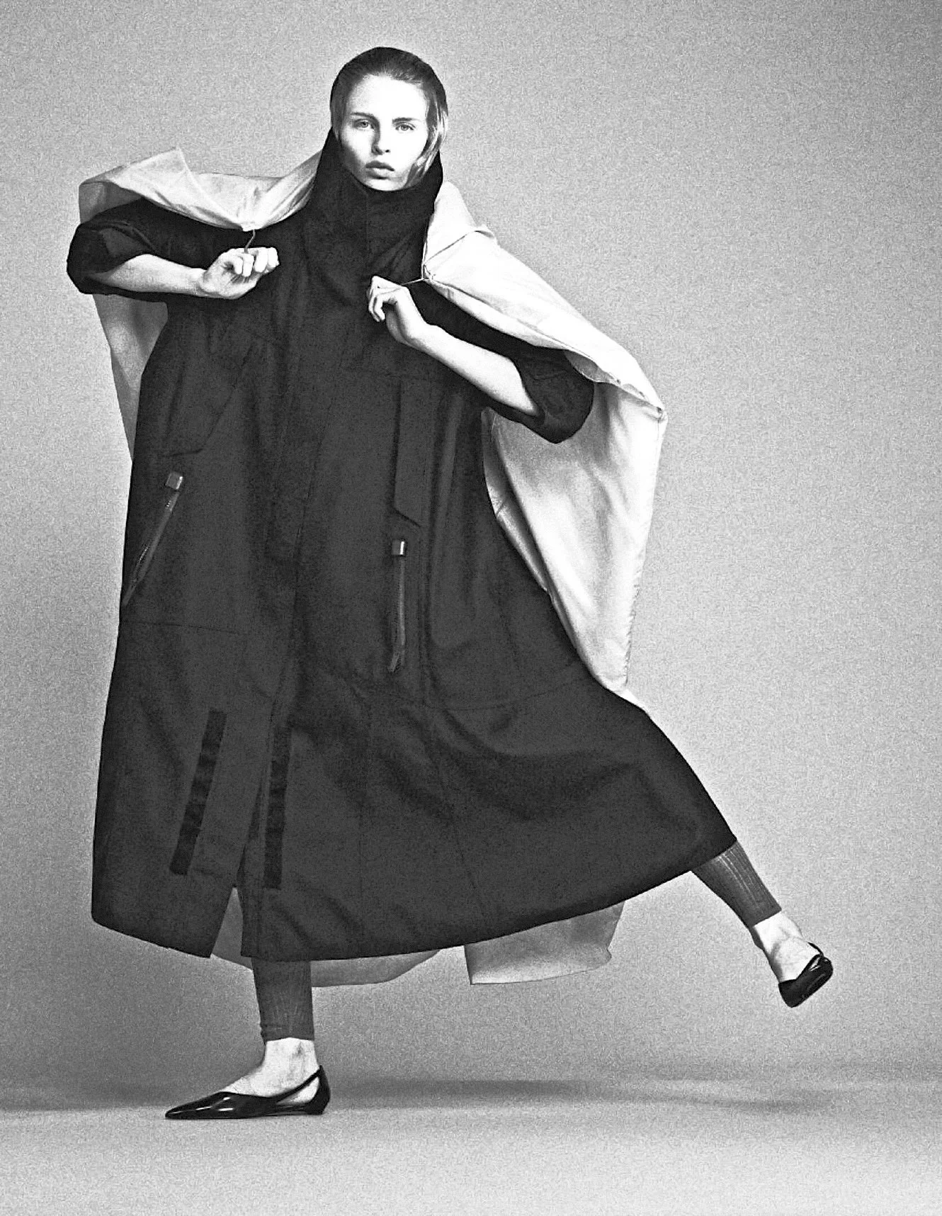 Karolina-Spakowski-by-Mark-Kean-Harpers-Bazaar-France-October-2024-9.jpeg