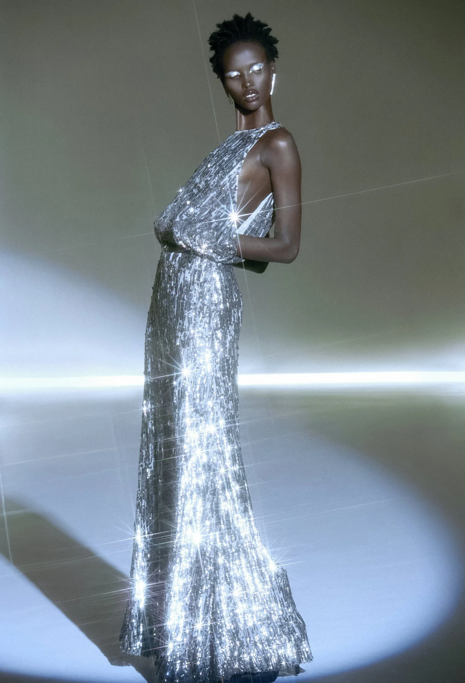 Agyness-Deyn-Amar-Akway-by-Carlijn-Jacobs-W-Magazine-5-2024-5.jpeg