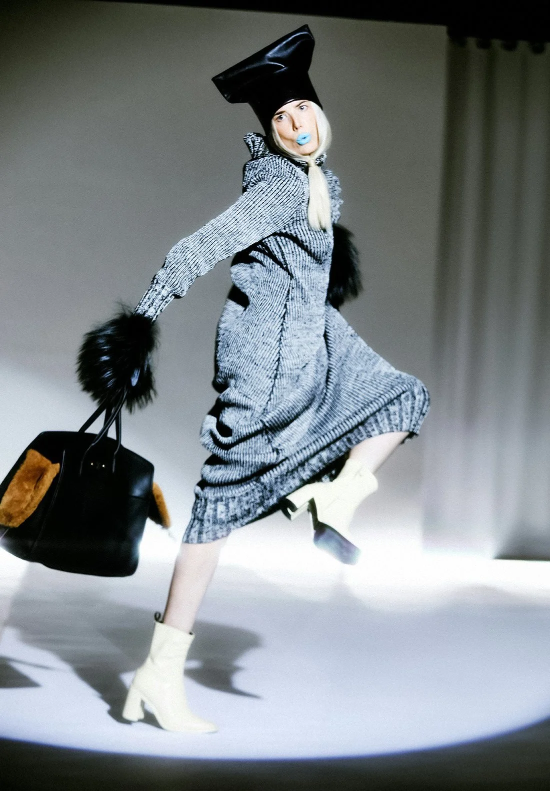 Agyness-Deyn-Amar-Akway-by-Carlijn-Jacobs-W-Magazine-5-2024-16.jpeg