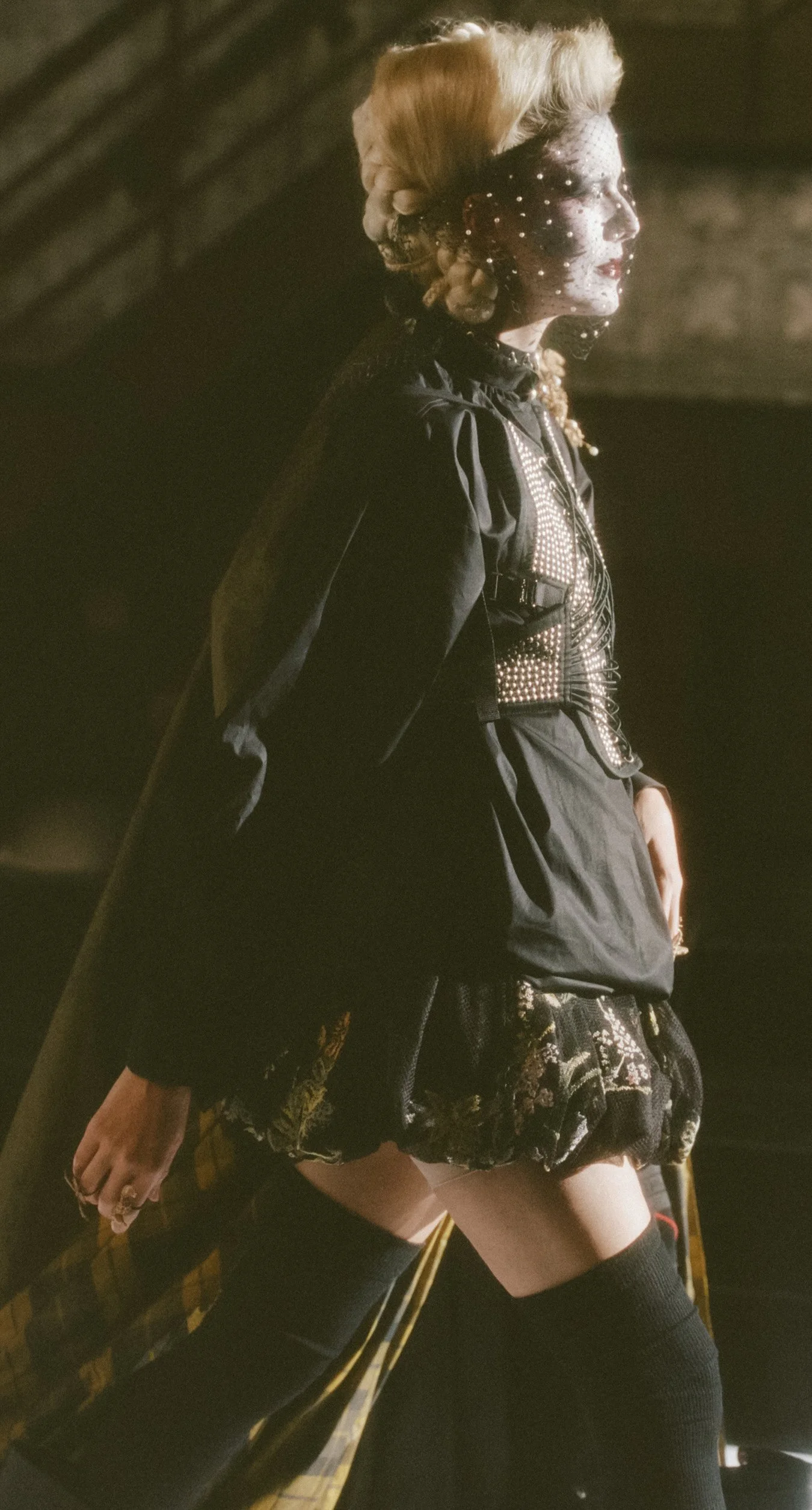 Agyness-Deyn-Amar-Akway-by-Carlijn-Jacobs-W-Magazine-5-2024-11.jpeg