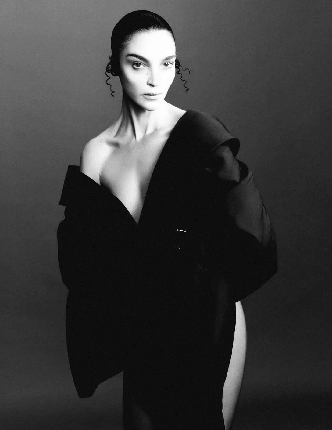 Mariacarla-Boscono-by-Carlijn-Jacobs-D-la-Repubblica-10-19-2024-4.jpeg