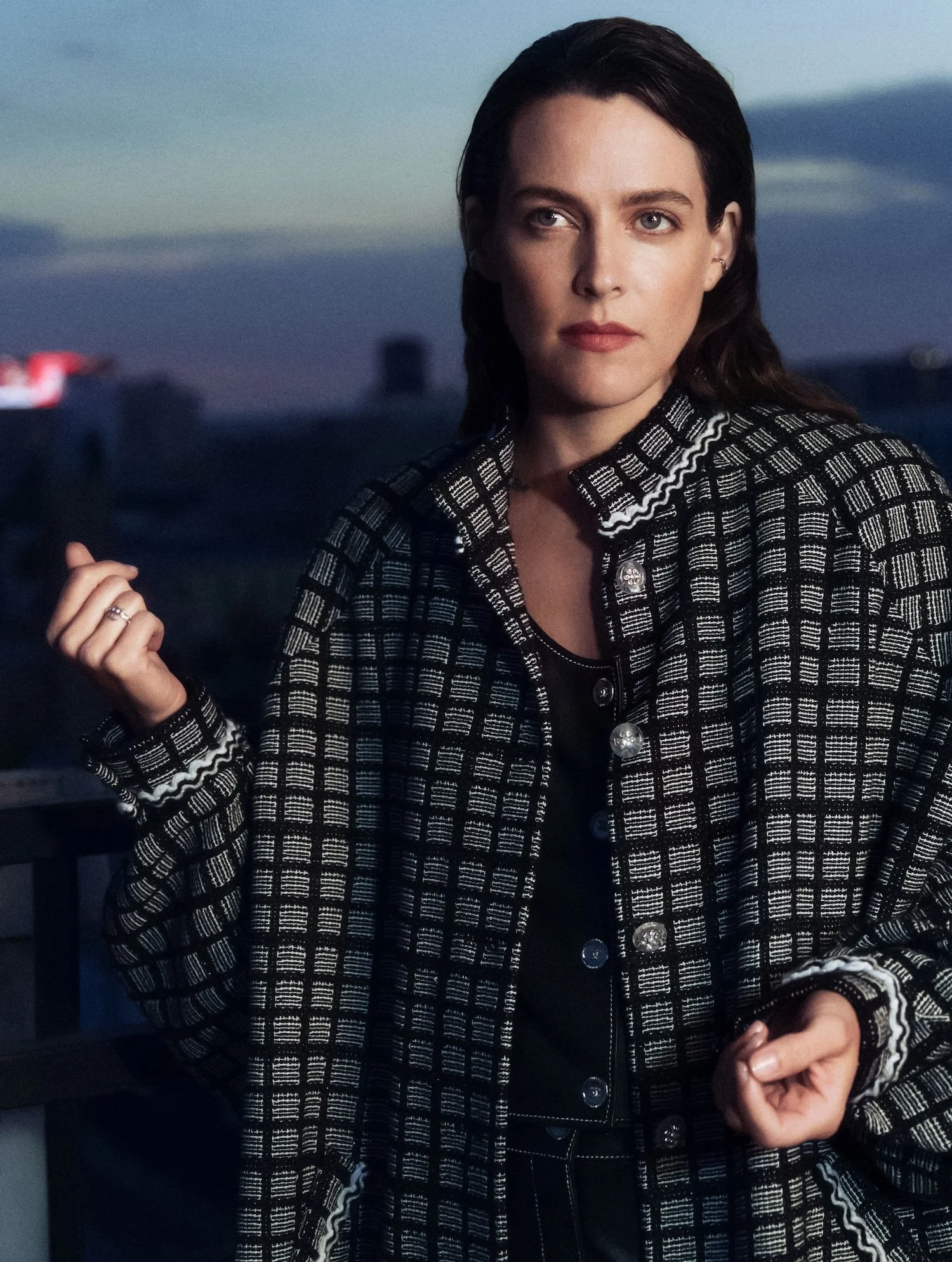 Riley-Keough-by-Olivia-Malone-ELLE-UK-Dec----2024-Jan-2025-3.jpeg