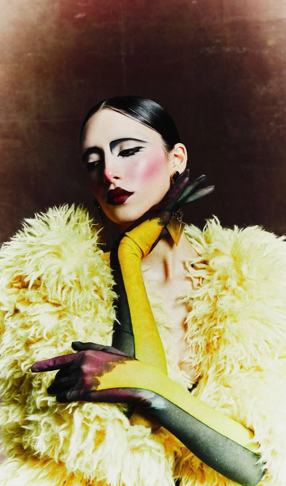 Thom-Rever-by-Vogue-Portugal-September-2024-1.jpg