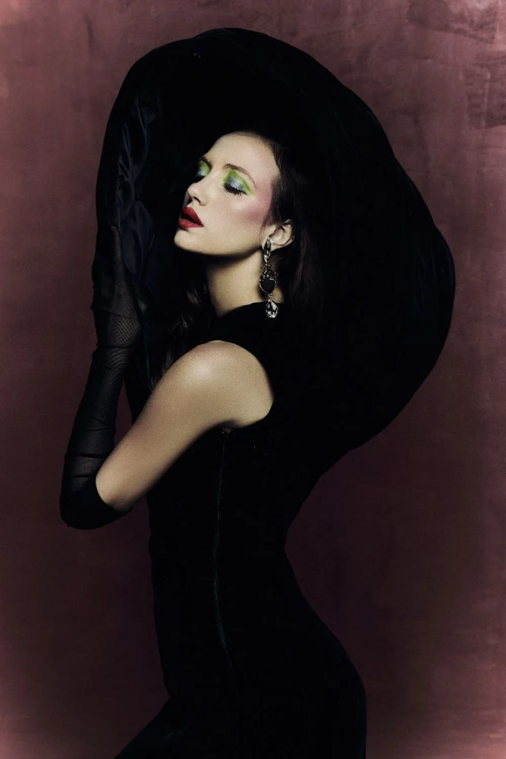 Thom-Rever-by-Vogue-Portugal-September-2024-4.jpg