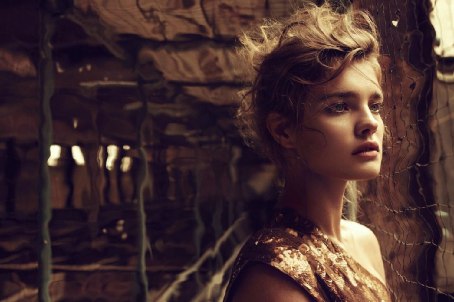 Natalia-Vodianova-by-Michelangelo-di-Battista-Harpers-Bazaar-UK-December-2010-1.png