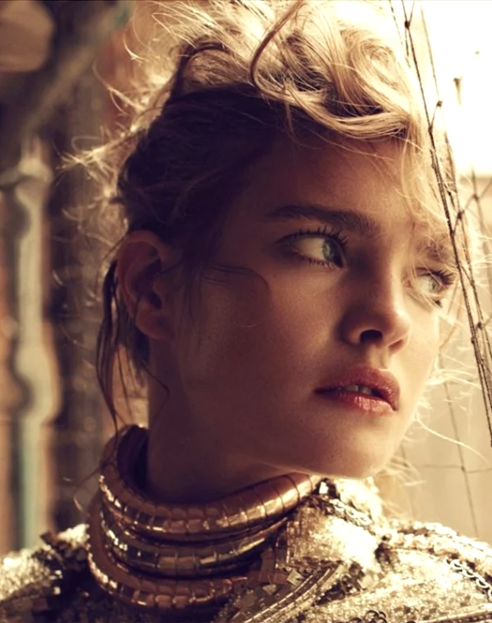 Natalia-Vodianova-by-Michelangelo-di-Battista-Harpers-Bazaar-UK-December-2010-6.png