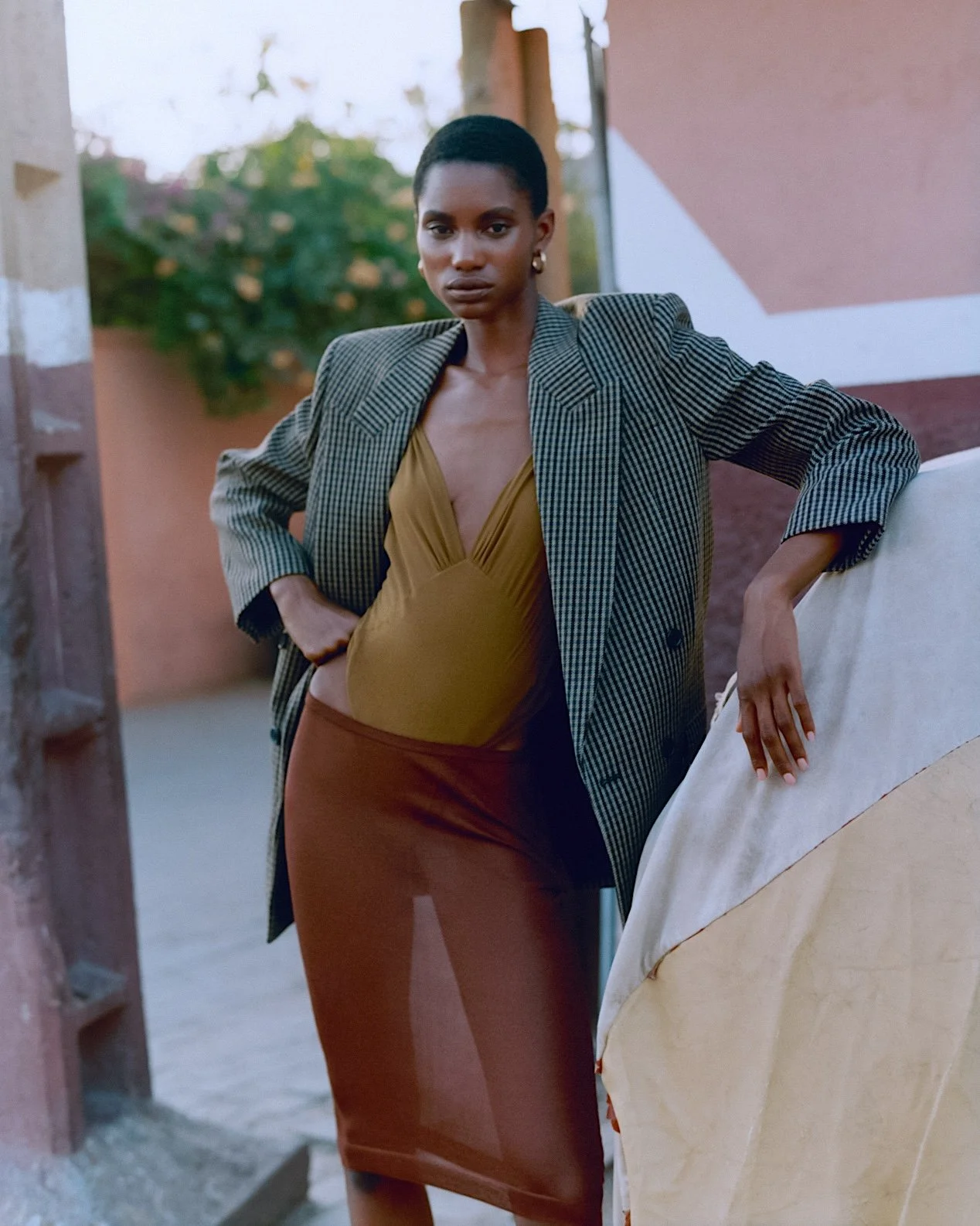Tara-Falla-by-Simon-Eimalem-Vogue-Poland-November-2024-6.jpeg