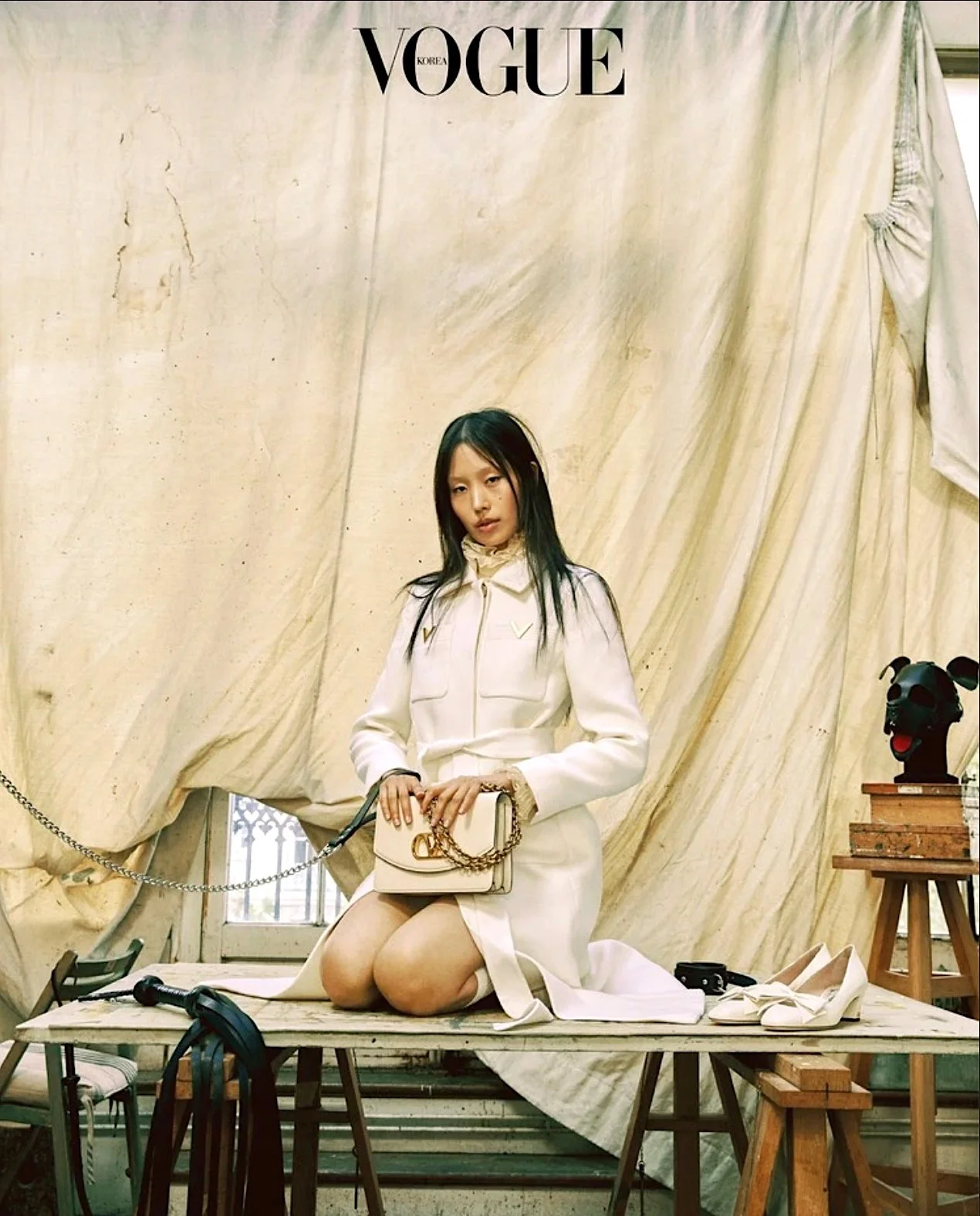 Lee-Dong-Ho-Alessandro-Valentino-Vogue-Korea-November-2024-5.jpg