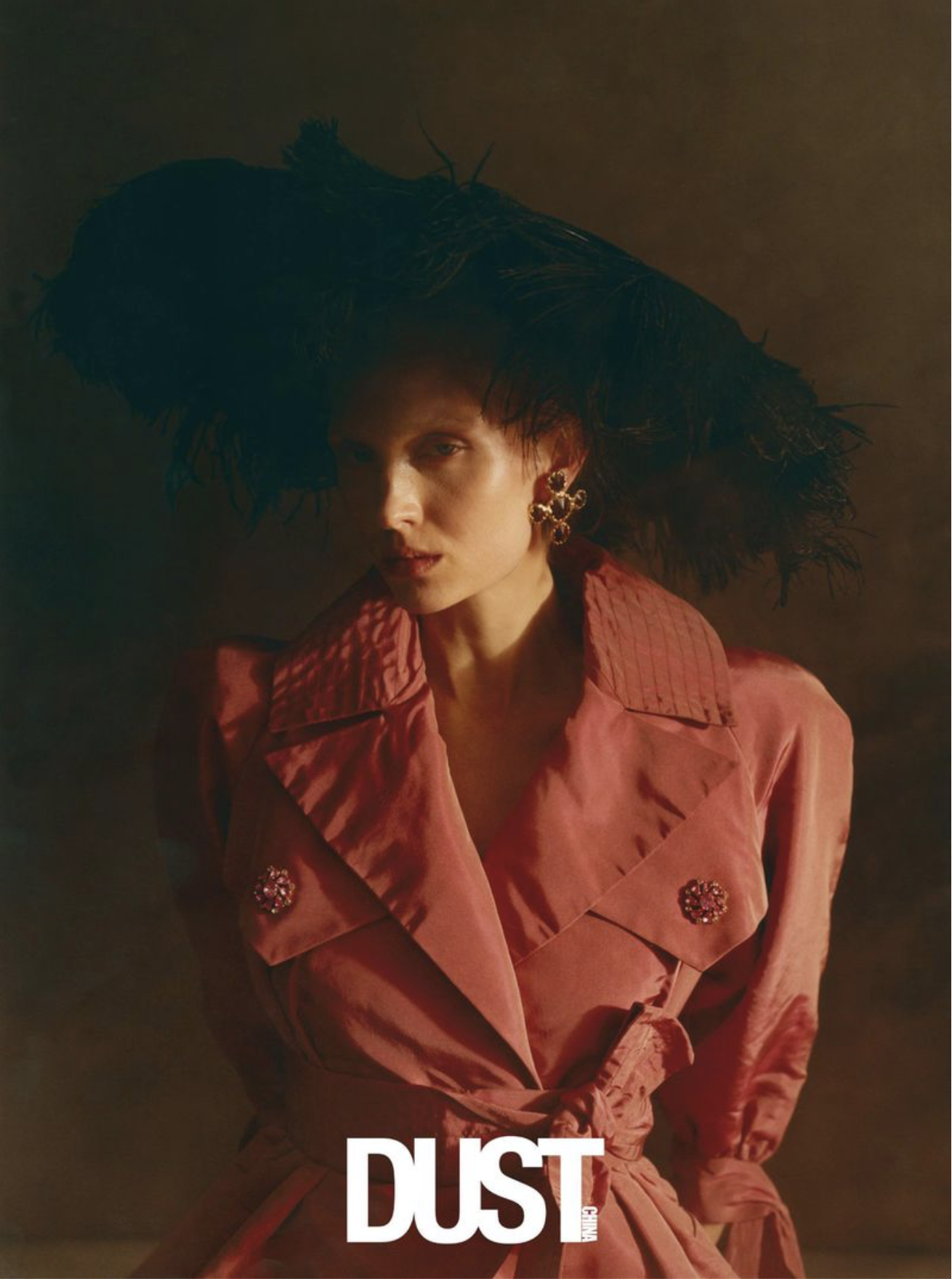 Muse-Refuse-by-Elina-Kechicheva-Dust-Magazine-China-Issue-1-3.png