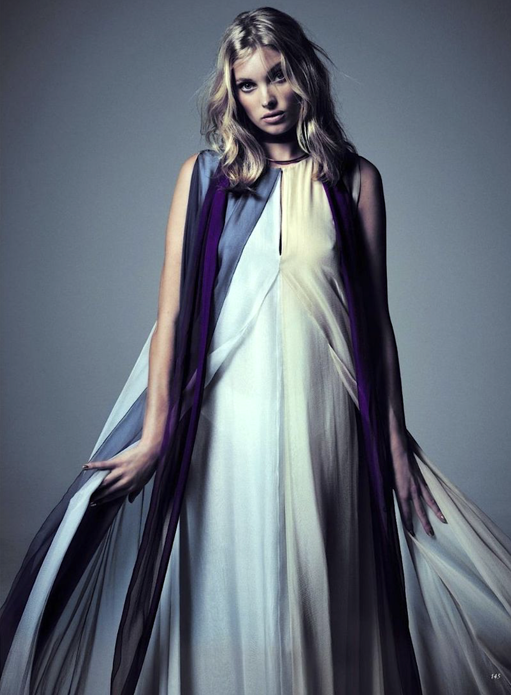 Elsa-Hosk-by-Regan-Cameron-Harpers-Bazaar-Germany-December-2017-2.png