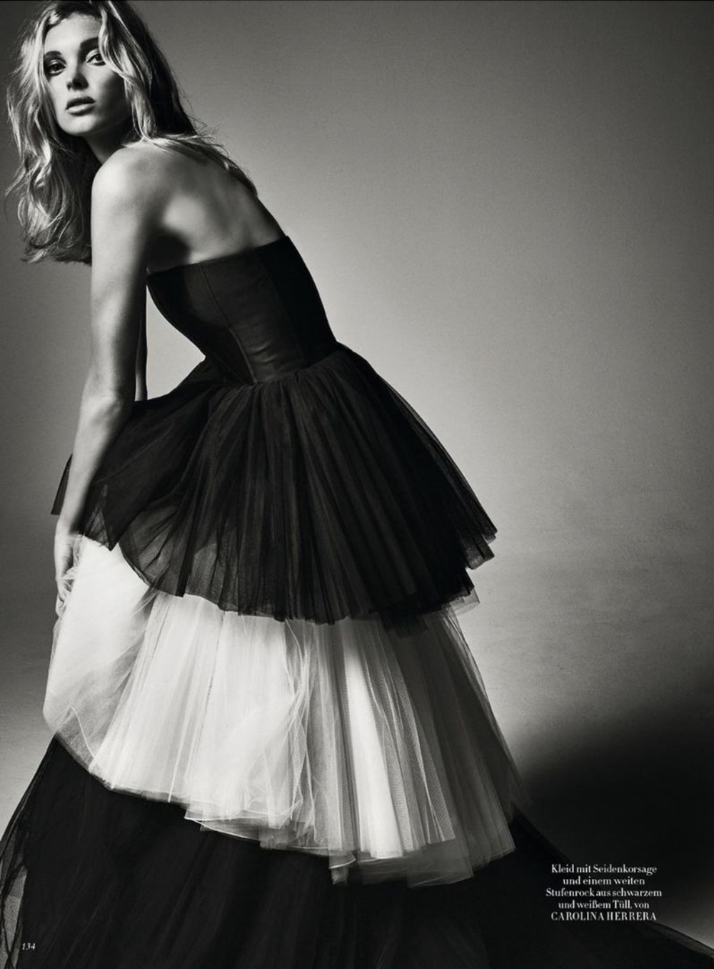 Elsa-Hosk-by-Regan-Cameron-Harpers-Bazaar-Germany-December-2017-3.png