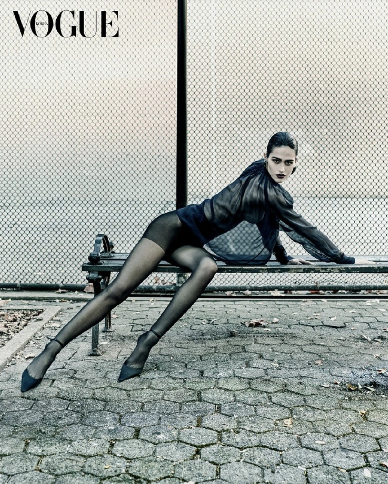Amelia-Gray-by-Luigi-Iango-Vogue-Korea-December-2024-8.png