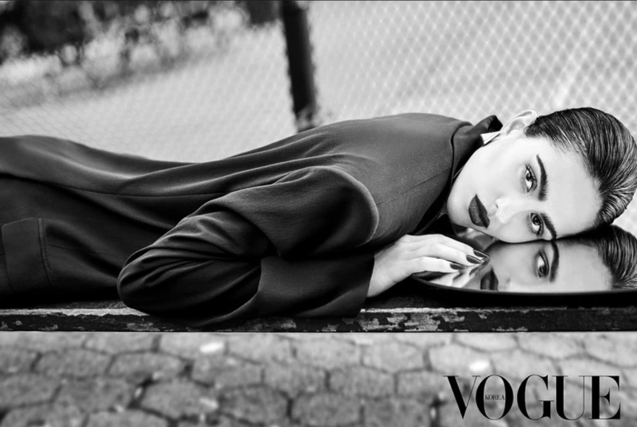 Amelia-Gray-by-Luigi-Iango-Vogue-Korea-December-2024-6.png