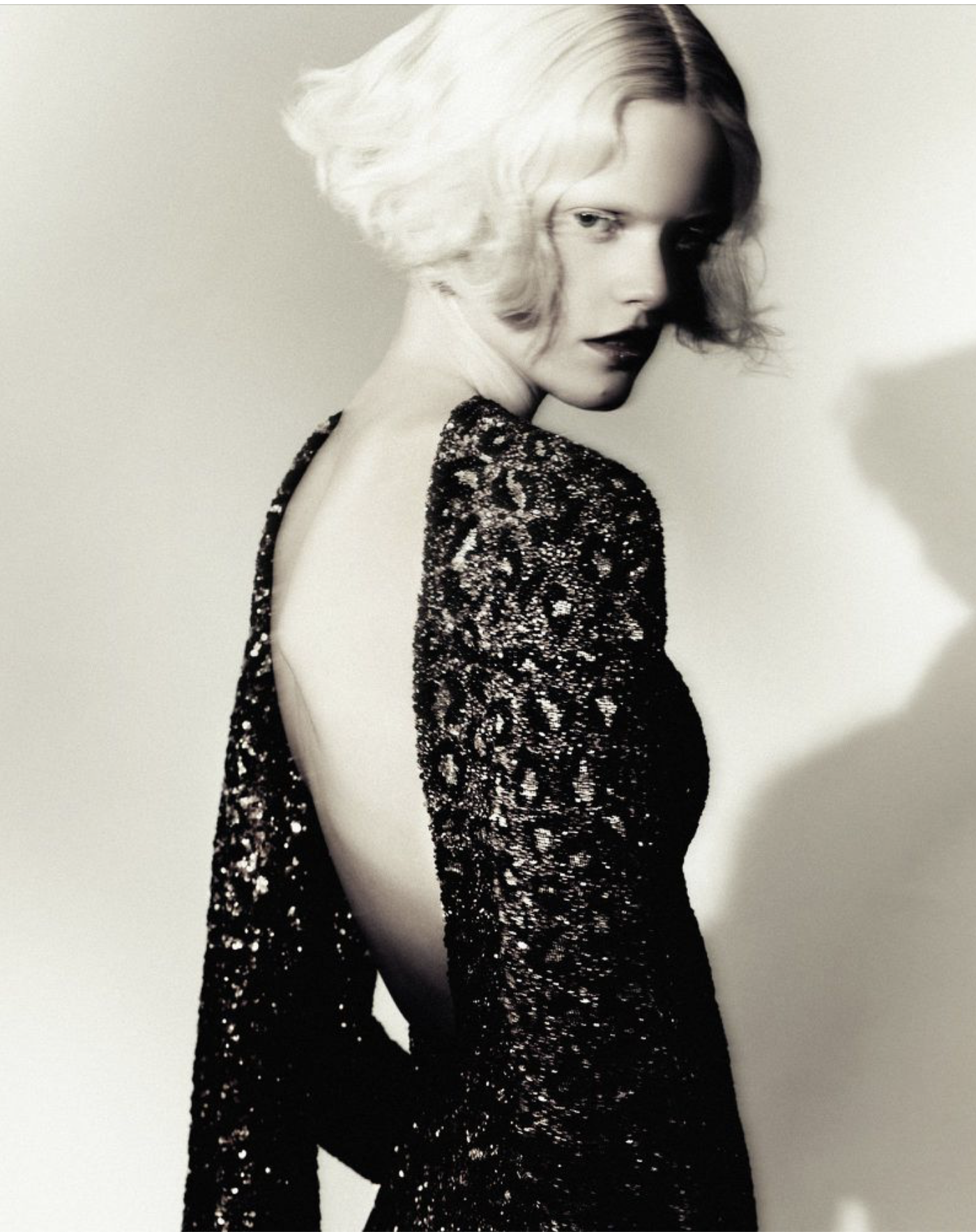 Sara-Giacomini-by-Bohdan-Bohdanov-Vogue-Portugal-Icons-November-2024-2.png