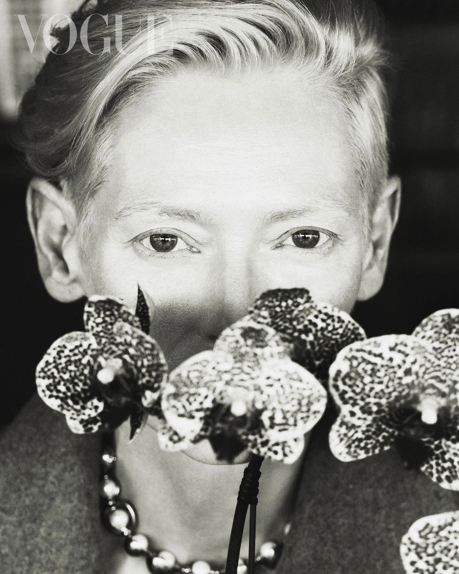 Tilda-Swinton-by-Zhong-Lin-Vogue-Taiwan-December-2024-13.jpg