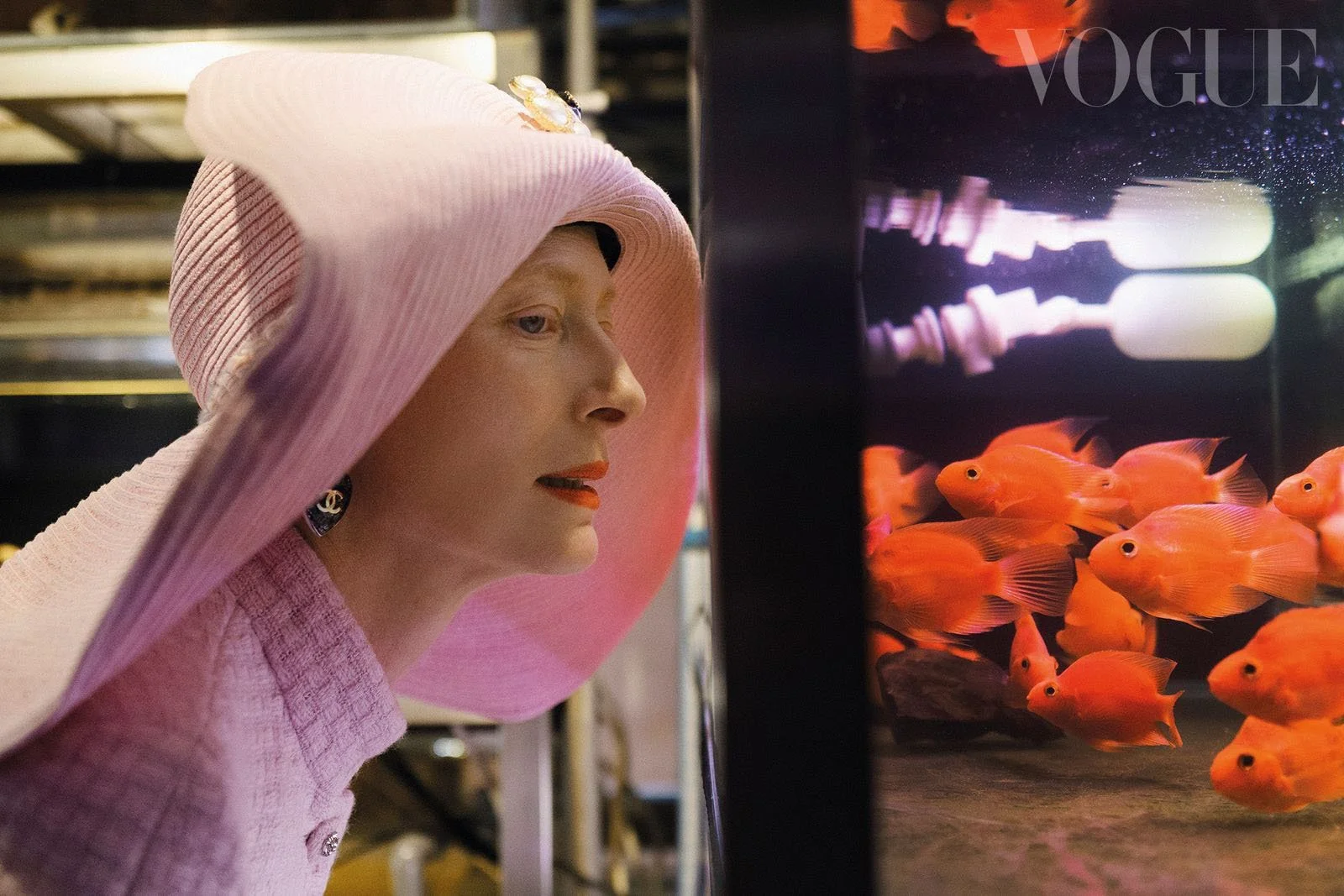 Tilda-Swinton-by-Zhong-Lin-Vogue-Taiwan-December-2024-5.jpg