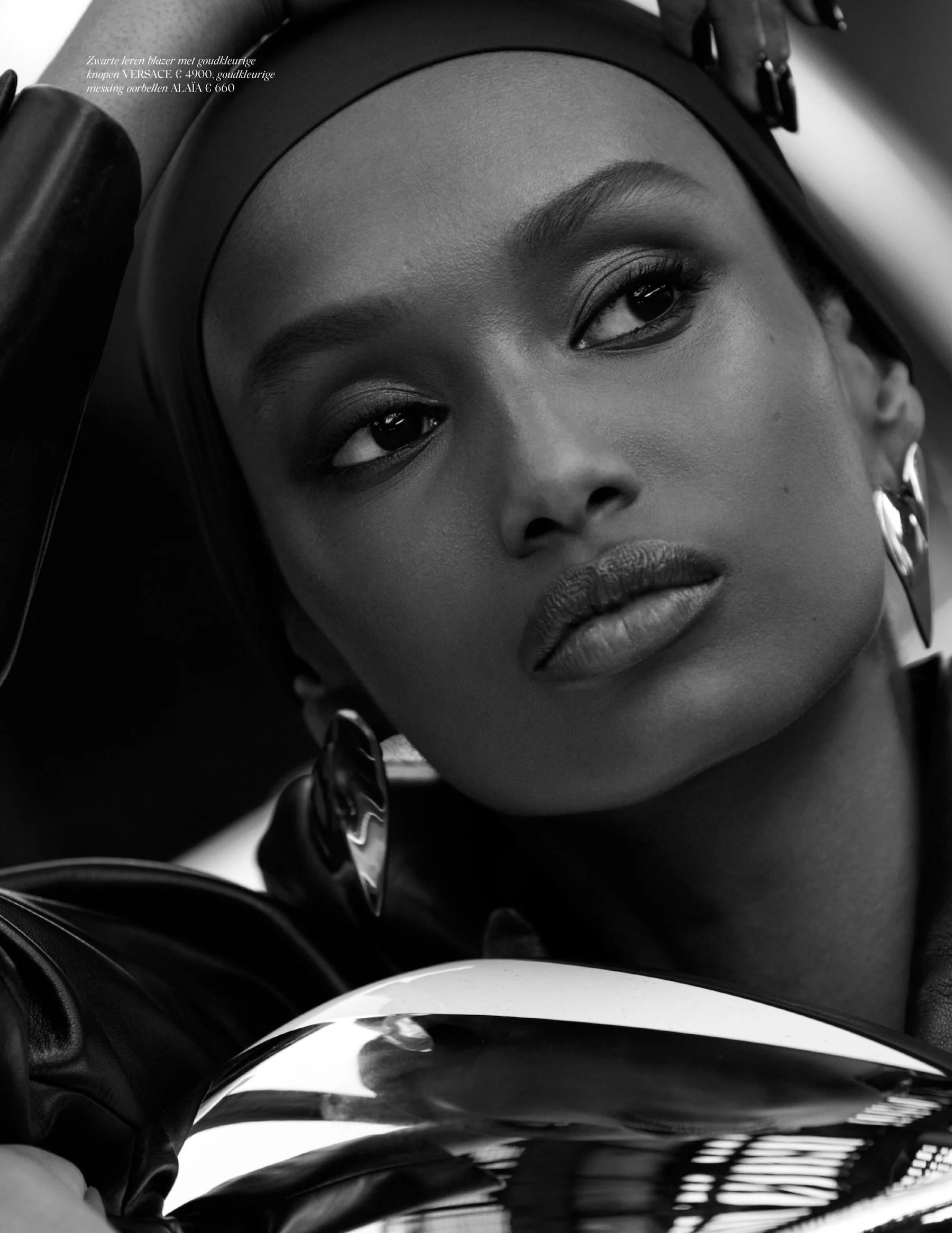 Ugbad-Abdi-and siblings-by-Wikkie-Hermkens-for Vogue-Netherlands-December-2024-11.jpg