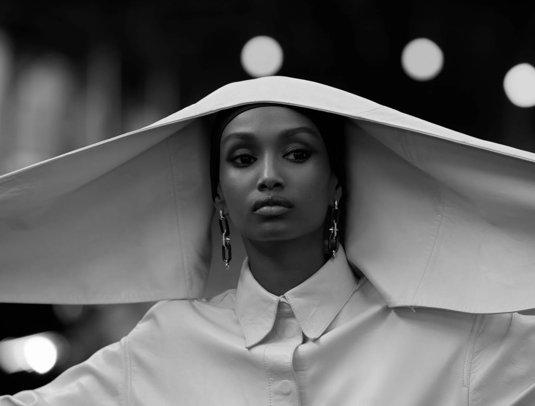 Ugbad-Abdi-and siblings-by-Wikkie-Hermkens-for Vogue-Netherlands-December-2024-17.jpg