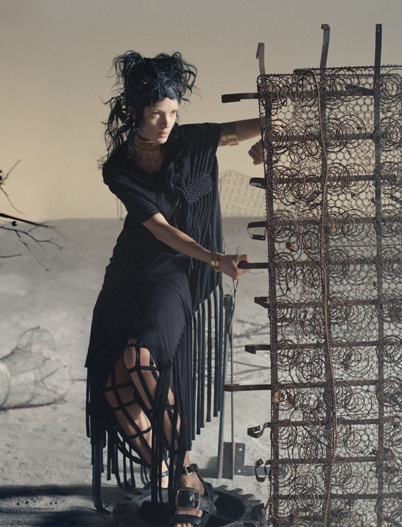 Mariacarla-Boscono-by-Tim-Walker-Vogue-Italia-March-2014-11.png