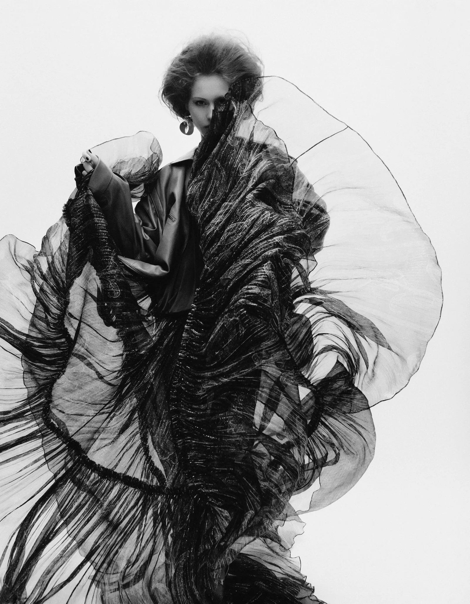 Angelina-Kendall-by-Mikael-Jansson-Vogue-UK-January-2025-8.jpg