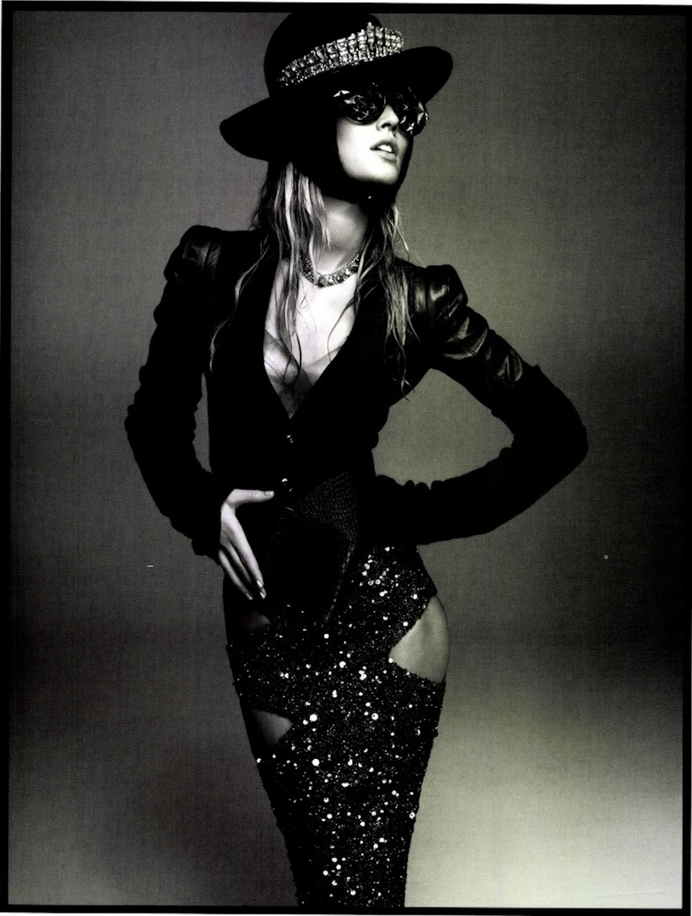 Toni-Garrn-by-Greg-Kadel-Numero-128-November-2011-10.png
