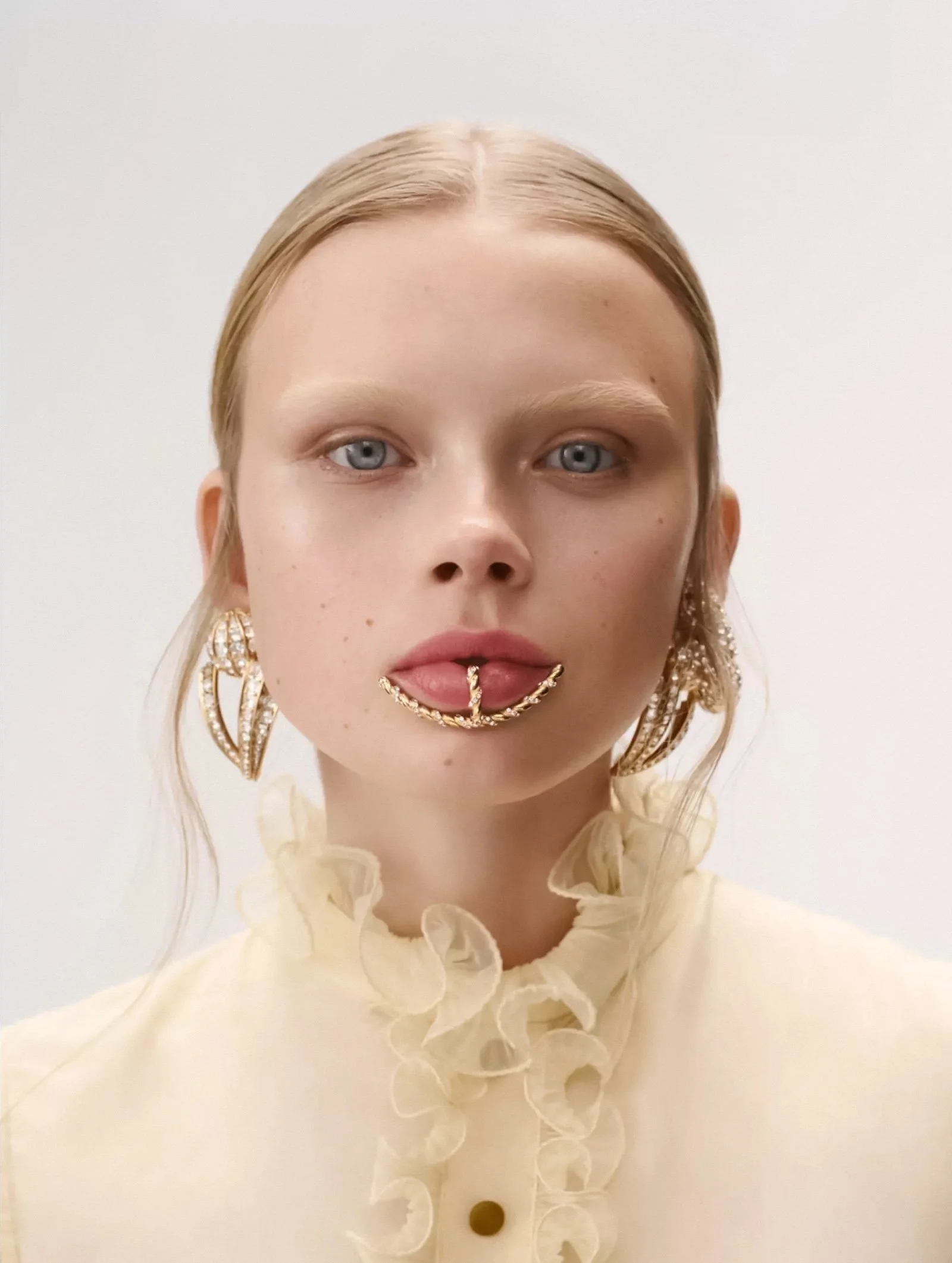 Evie-Harris-by-Marc-De-Groot-ELLE-UK-February-2025-3.jpg