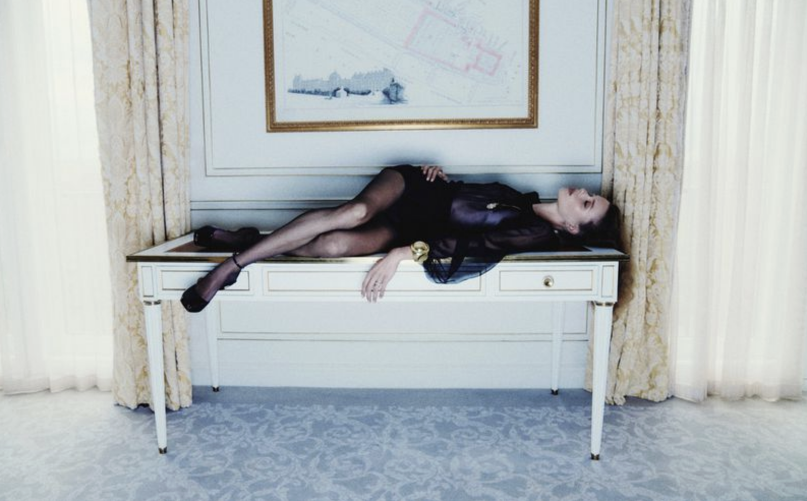 Olivia-Pettronella-by-Diego-Bendezu-Vogue-Mexico-December-2024-3.png