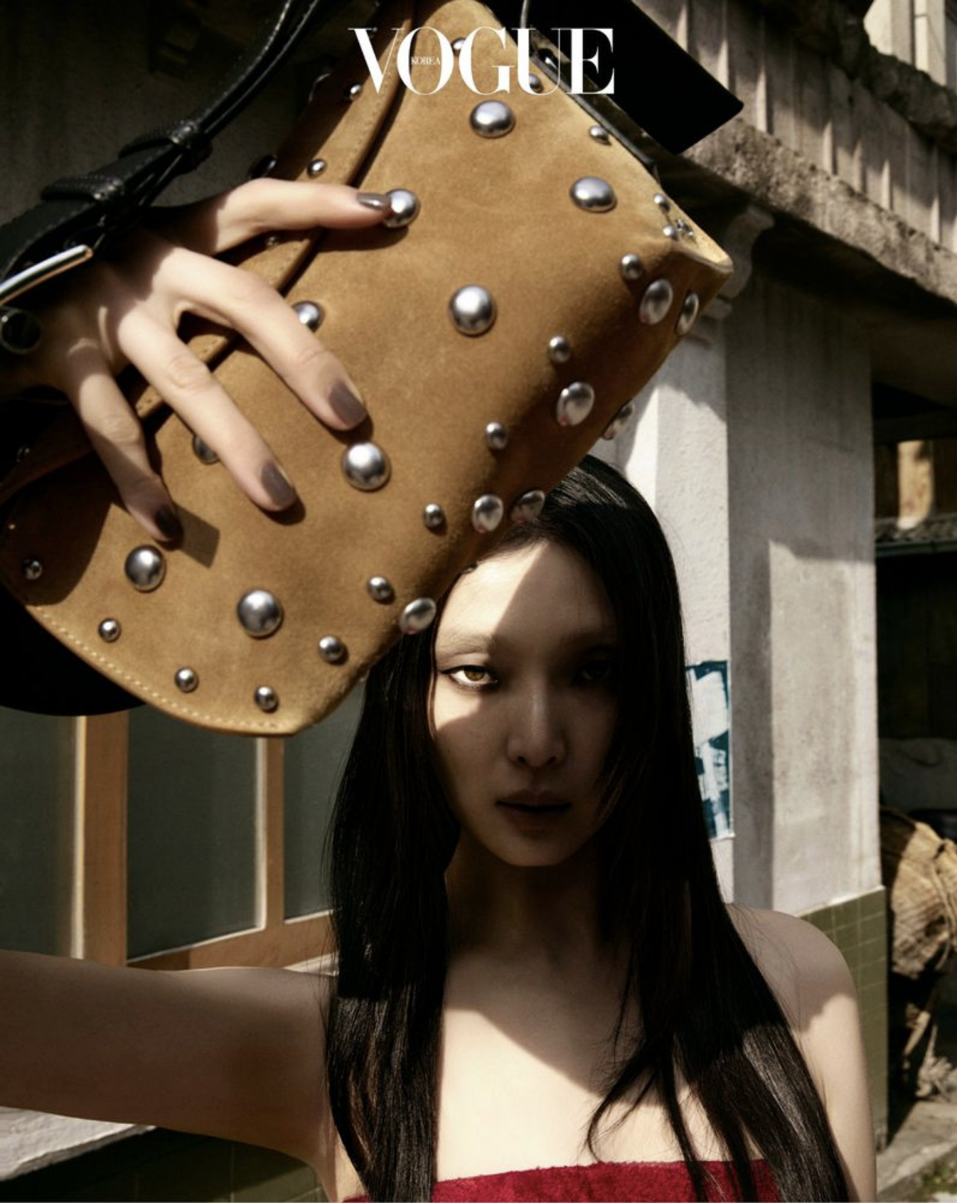 Sunghee-Kim-by-Less-Kim-Tae-Kyun-Vogue-Korea-January-2025-12.png