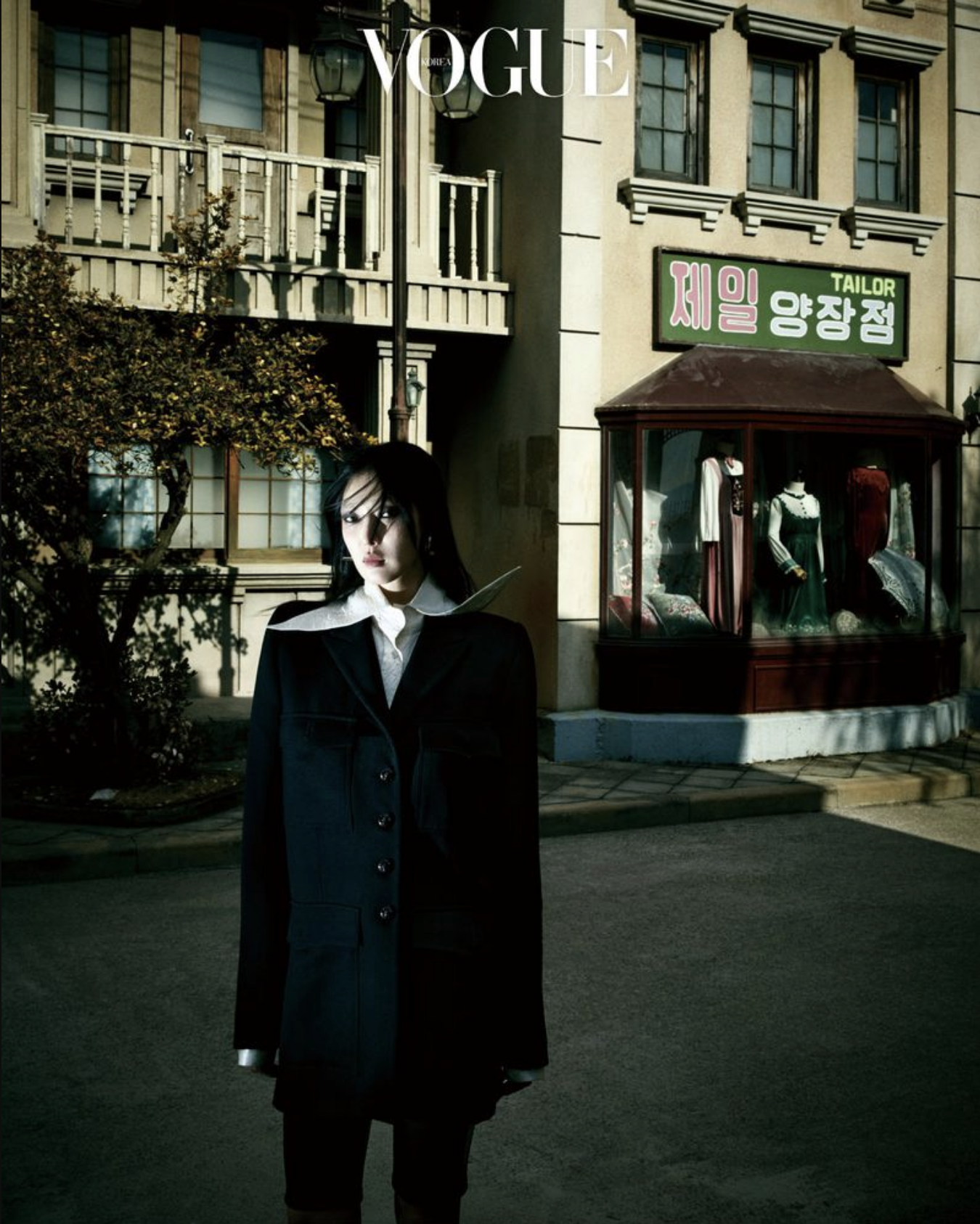 Sunghee-Kim-by-Less-Kim-Tae-Kyun-Vogue-Korea-January-2025-10.png