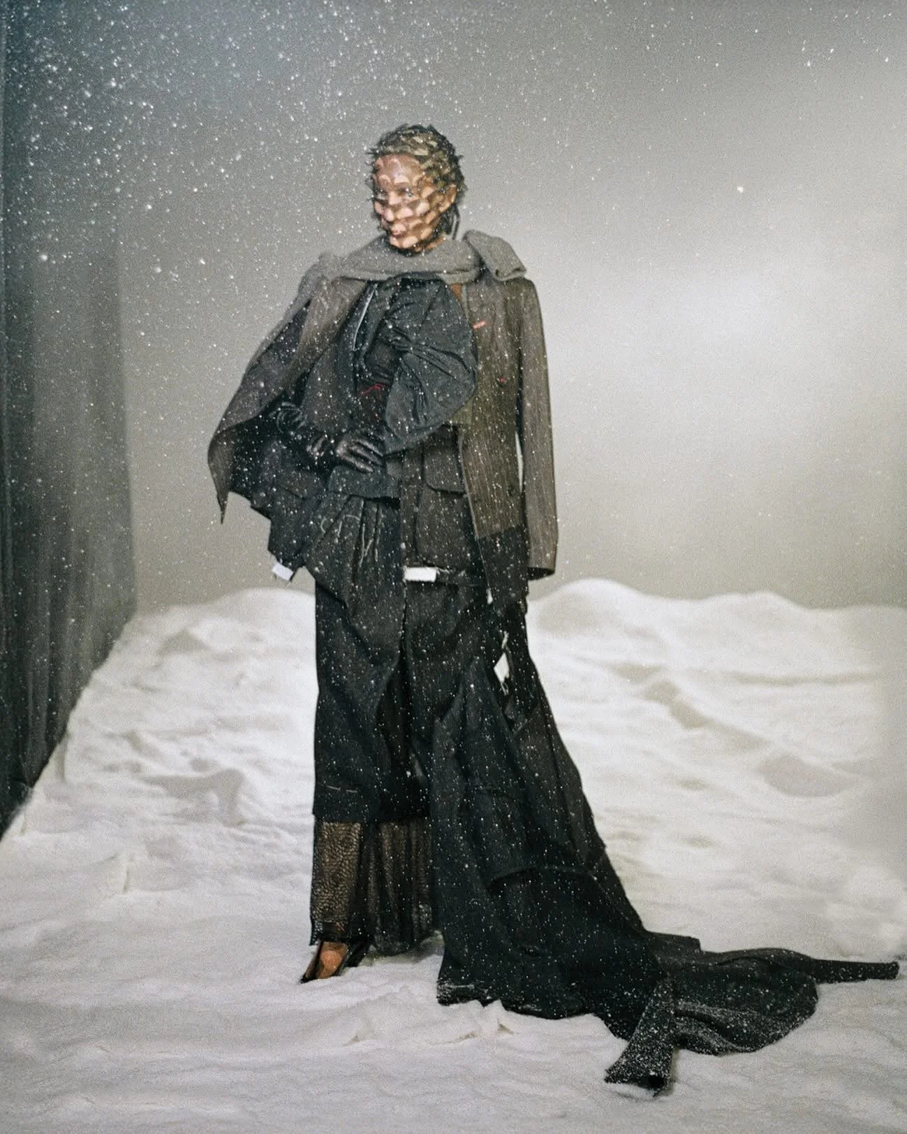 Georgina-Grenville-by-Fabrizio-del-Rincon-Vogue-Adria-Winter-2025-10.jpeg